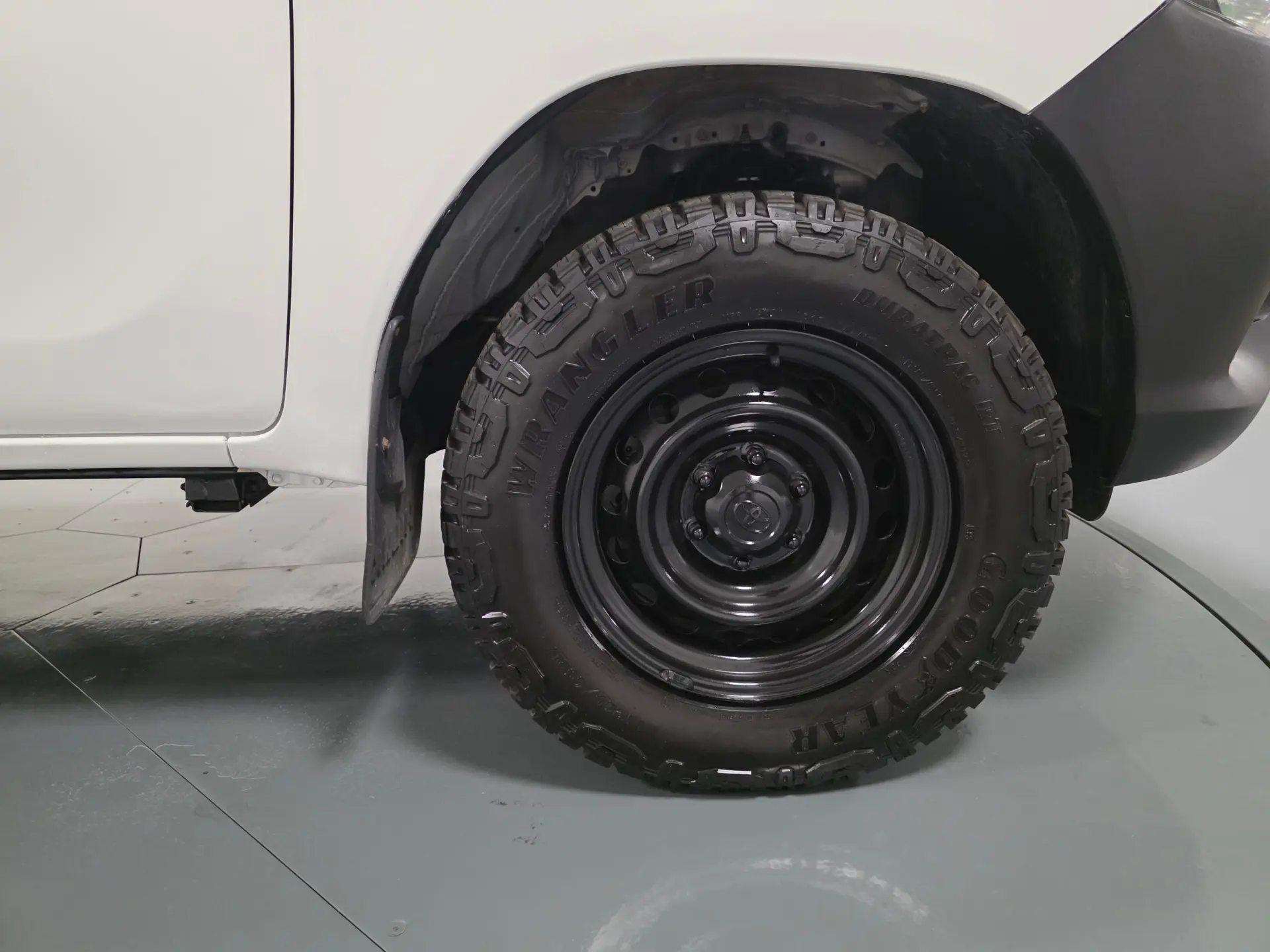 Toyota Hilux 2.4 D-4D 4WD CD CH 4