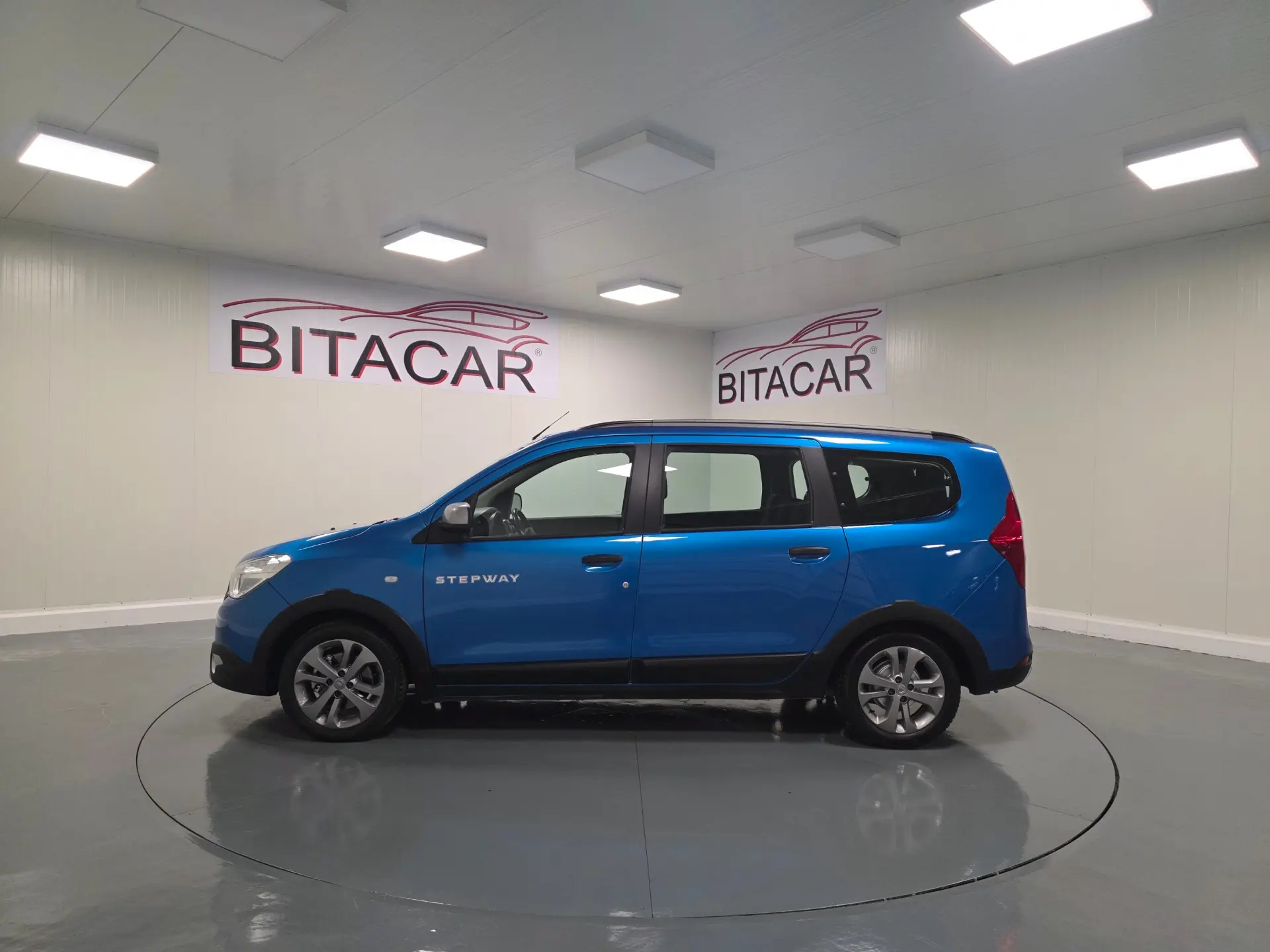 Dacia Lodgy 1.5 dCi Stepway 7L 19