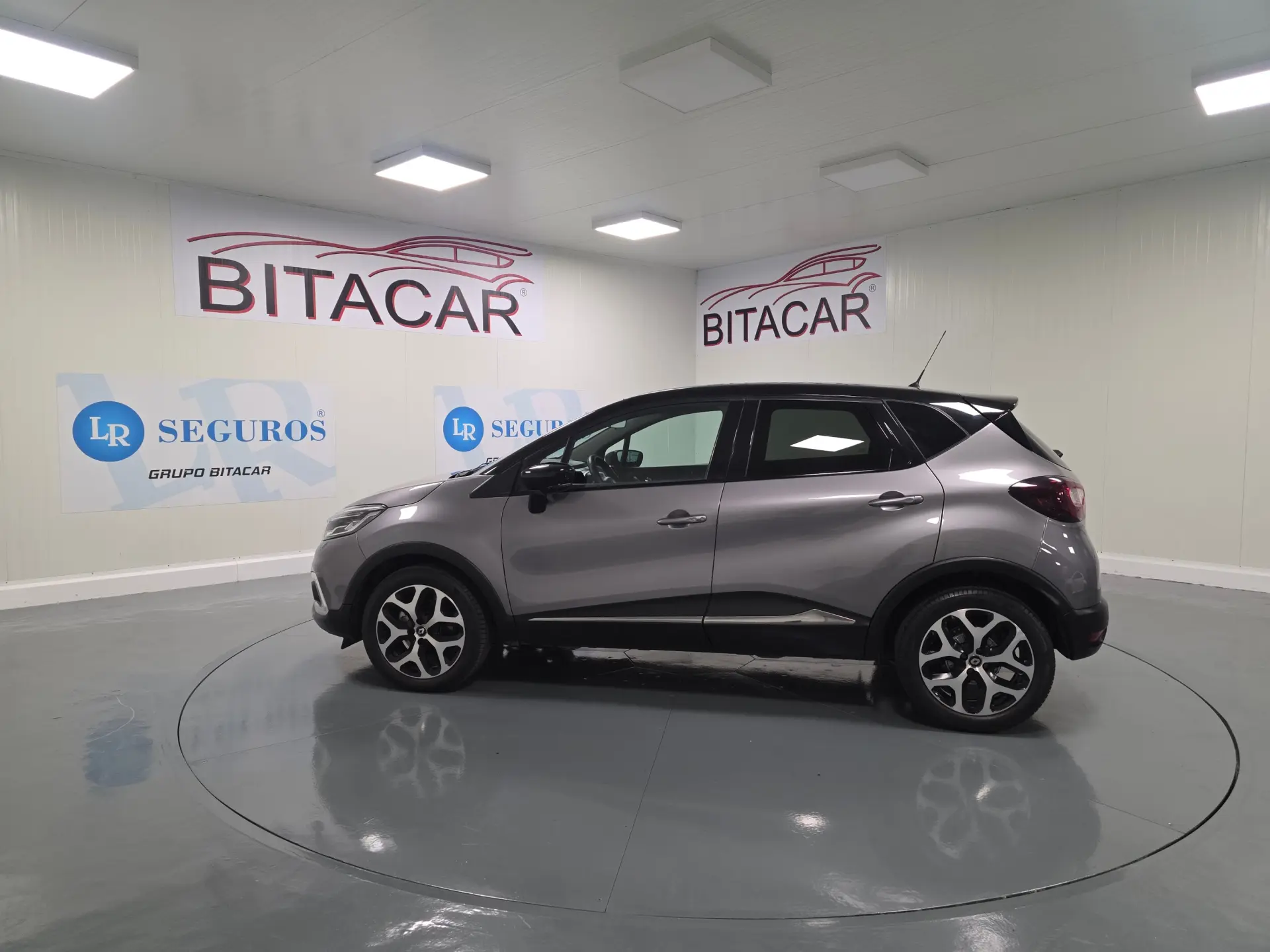 Renault Captur 1.5 DCI EXCLUSIVE 19