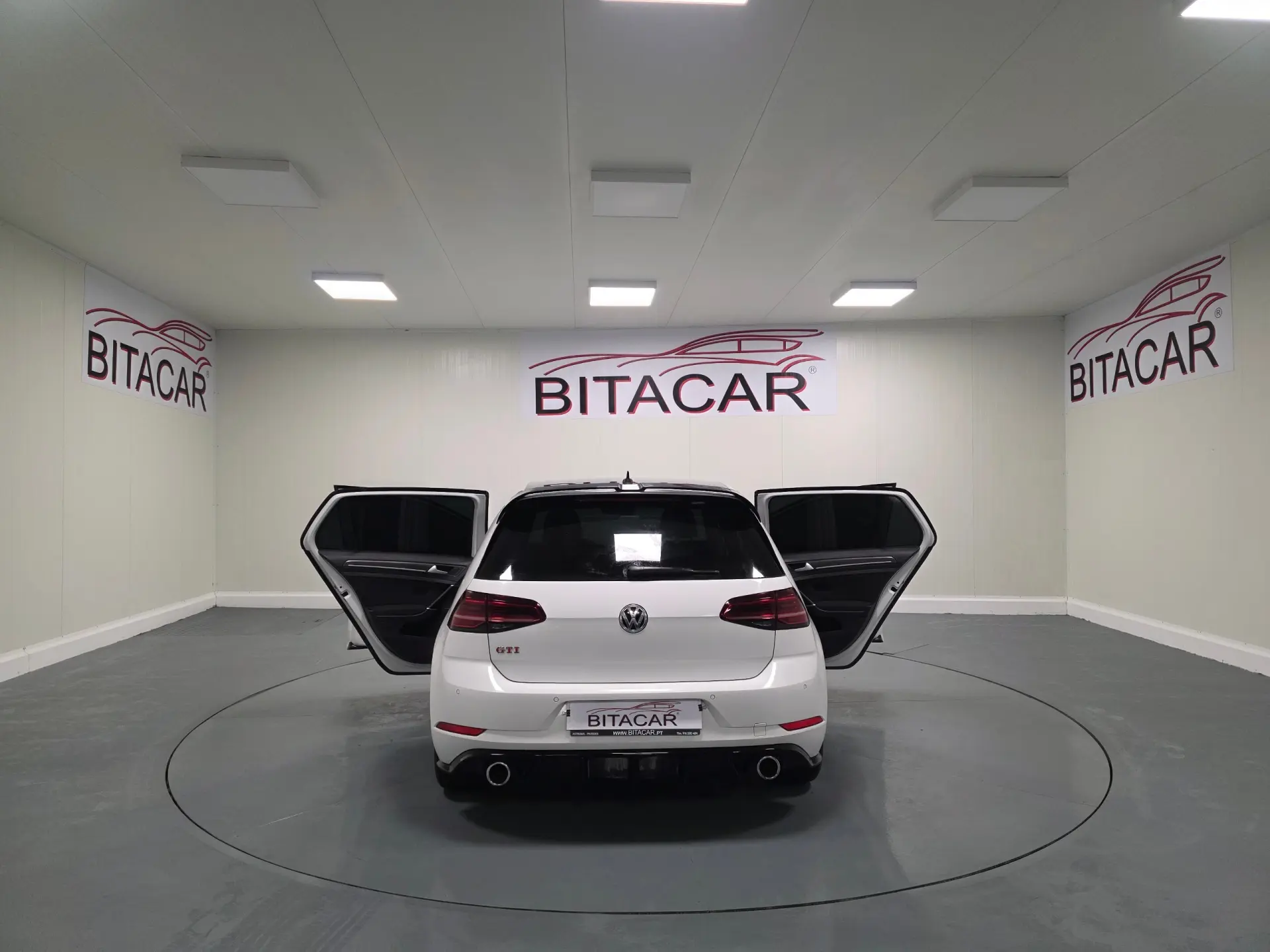 Volkswagen Golf 2.0 TSI GTI DSG Performance 39