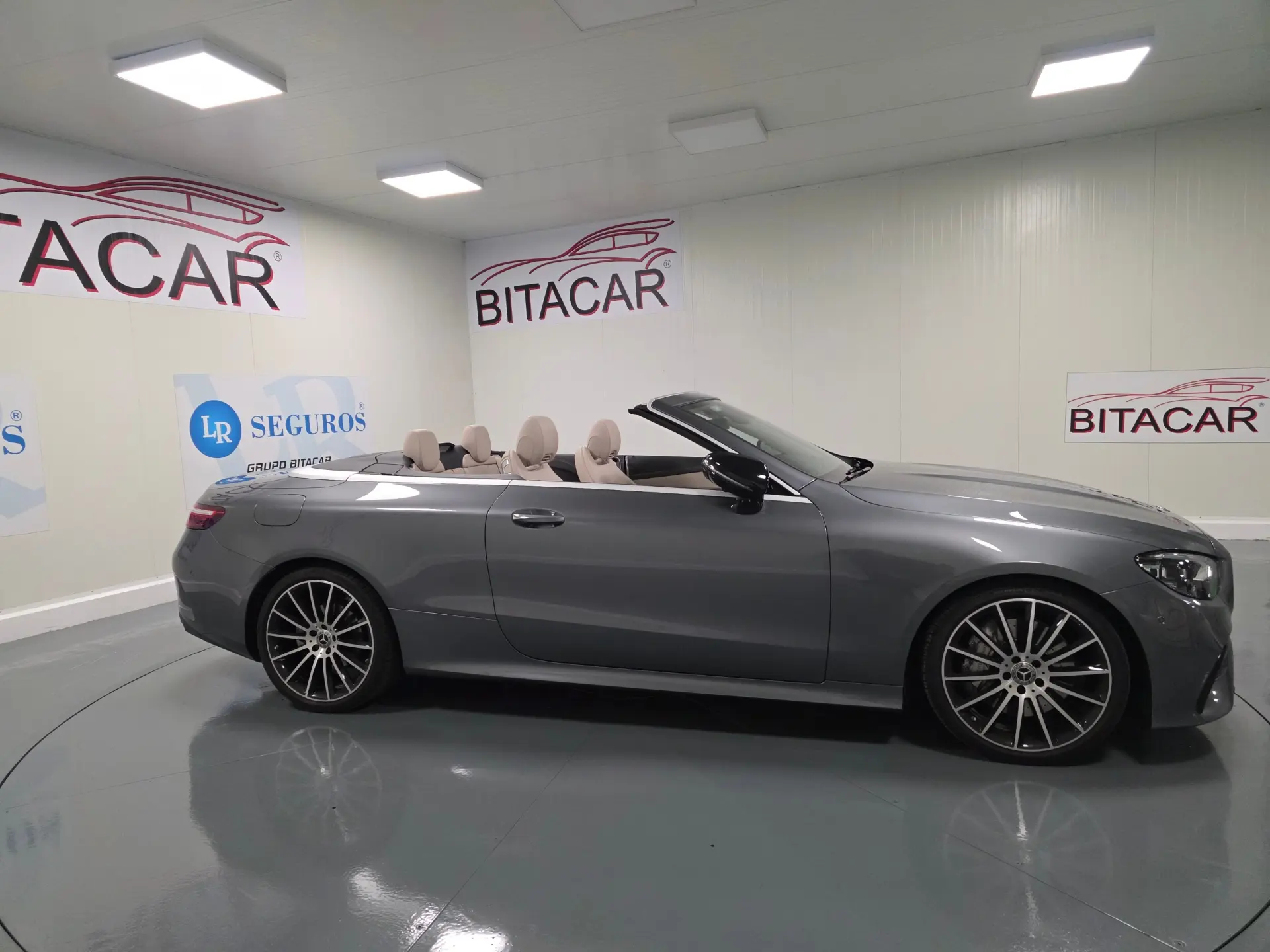 Mercedes-Benz E 300 AMG CABRIO 3