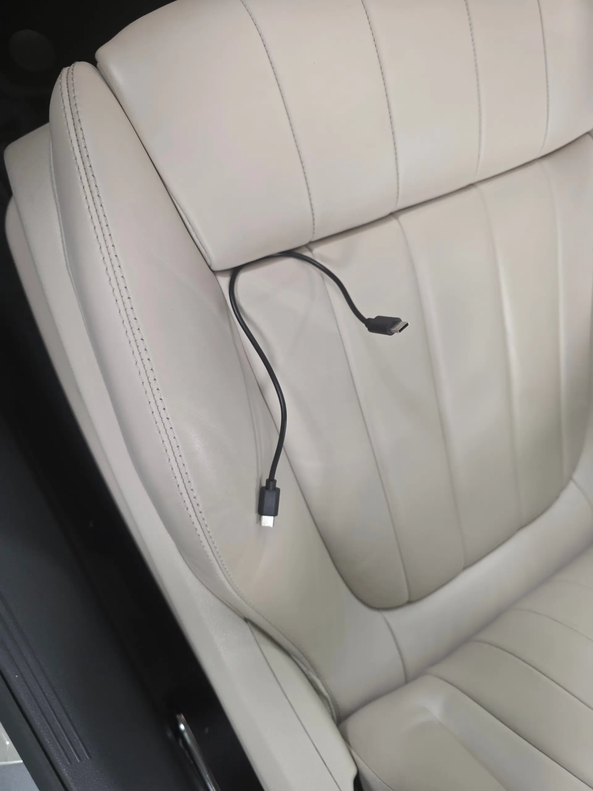 Mercedes-Benz E 300 AMG CABRIO 84