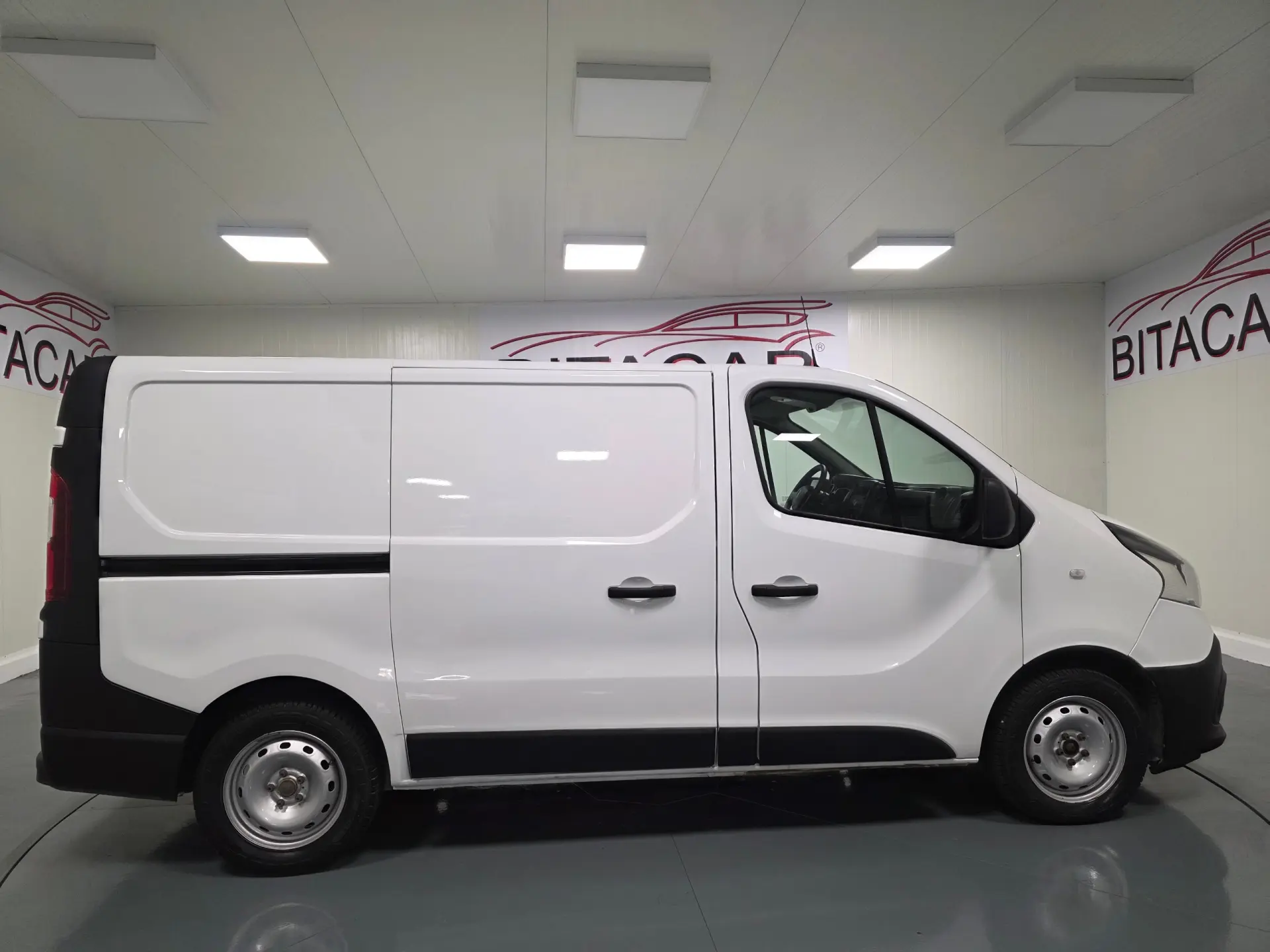 Renault Trafic 2.0 DCI L1H1 120CV IVA DEDUTIVEL 28
