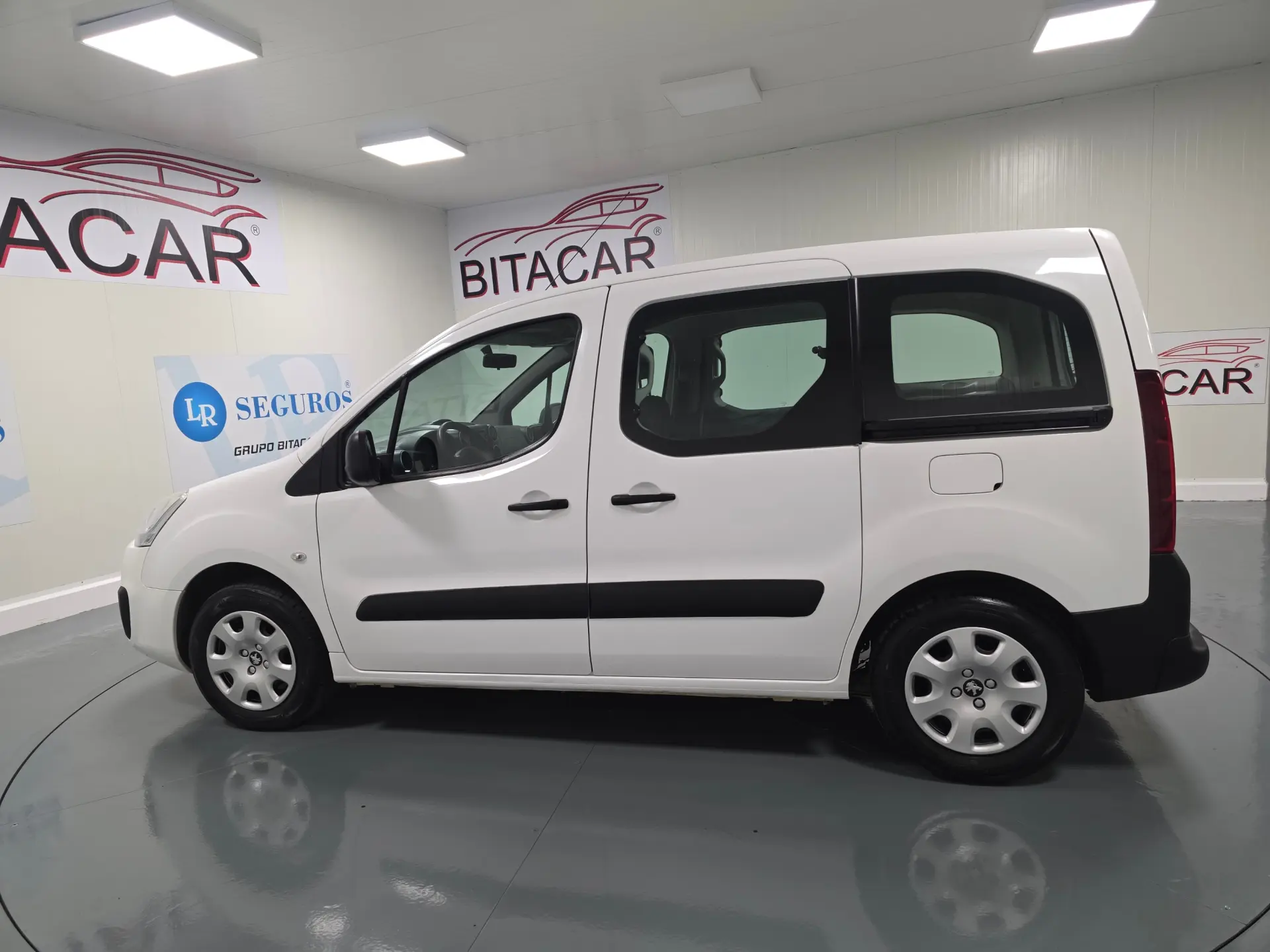 Peugeot Partner TEPEE 1.6 BLUEHDI 5 LUGARES 21