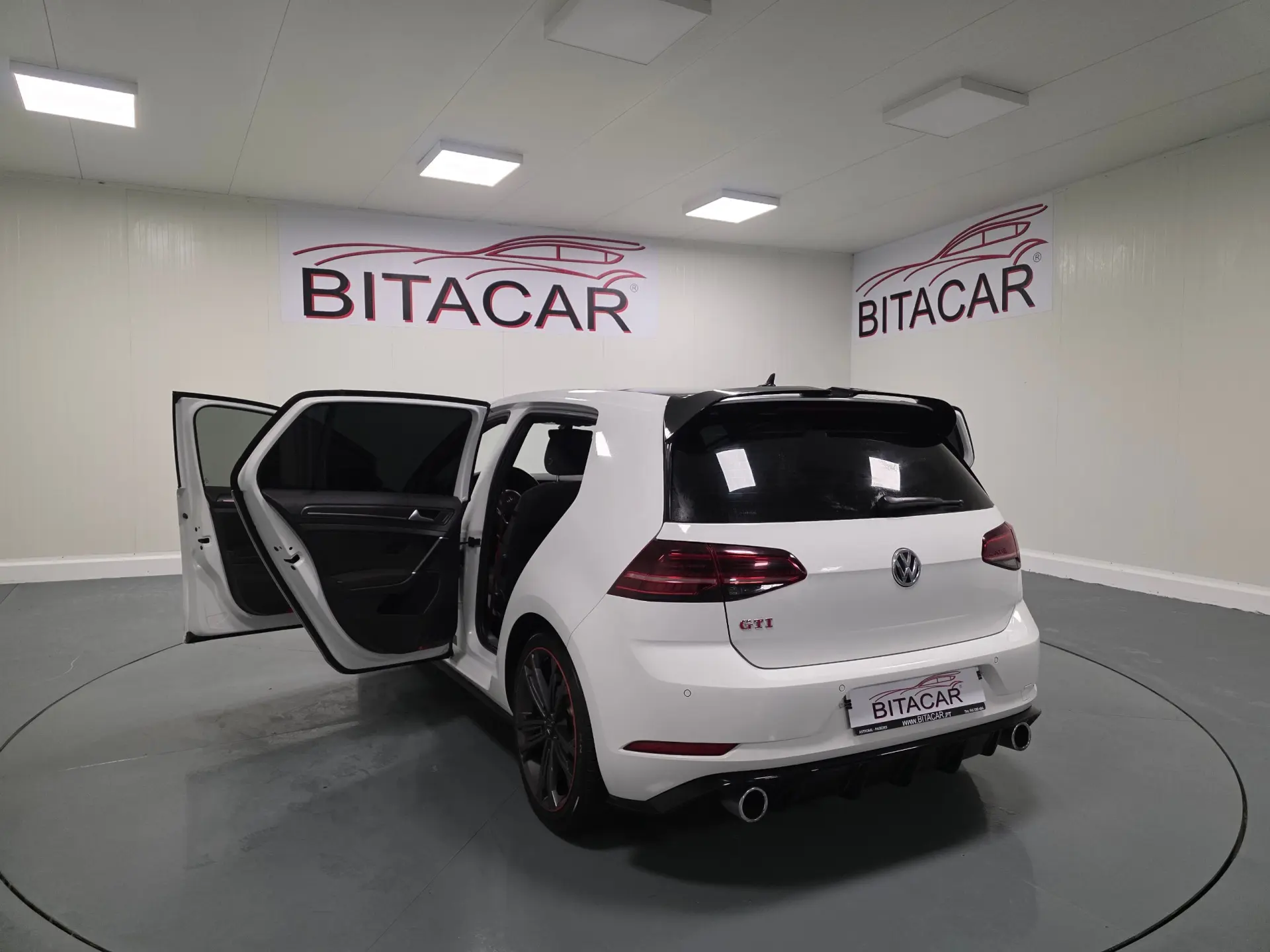 Volkswagen Golf 2.0 TSI GTI DSG Performance 38