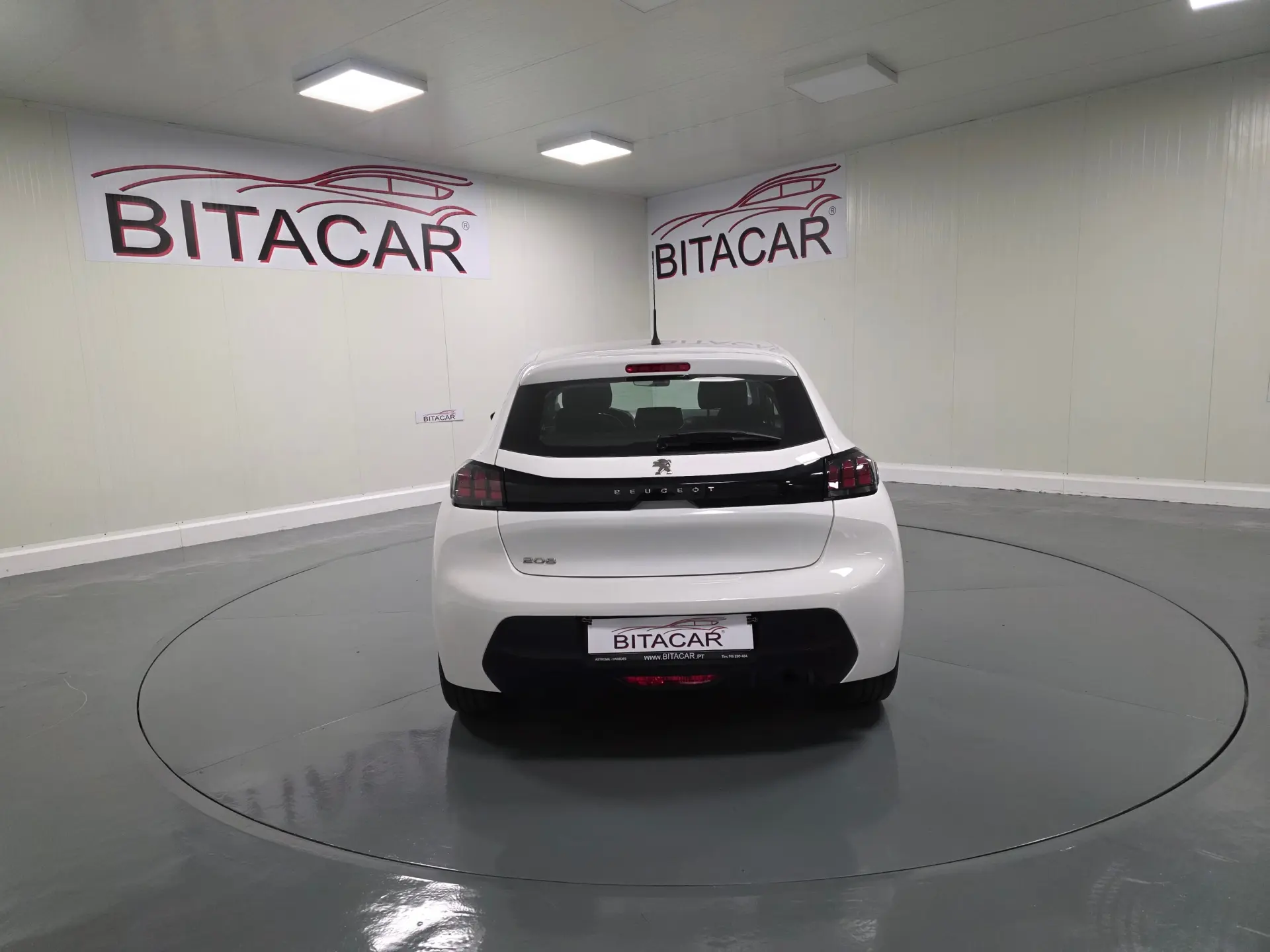 Peugeot 208 1.2 ACTIVE 37