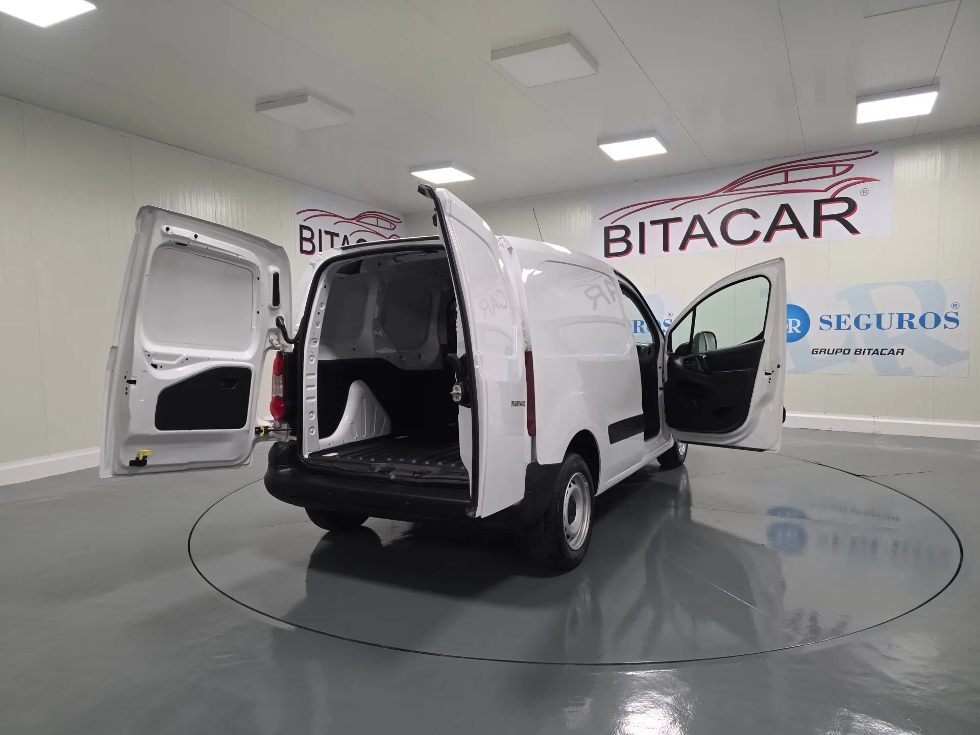 Peugeot Partner 1.6 HDI L1 PACK CD CLIM 47