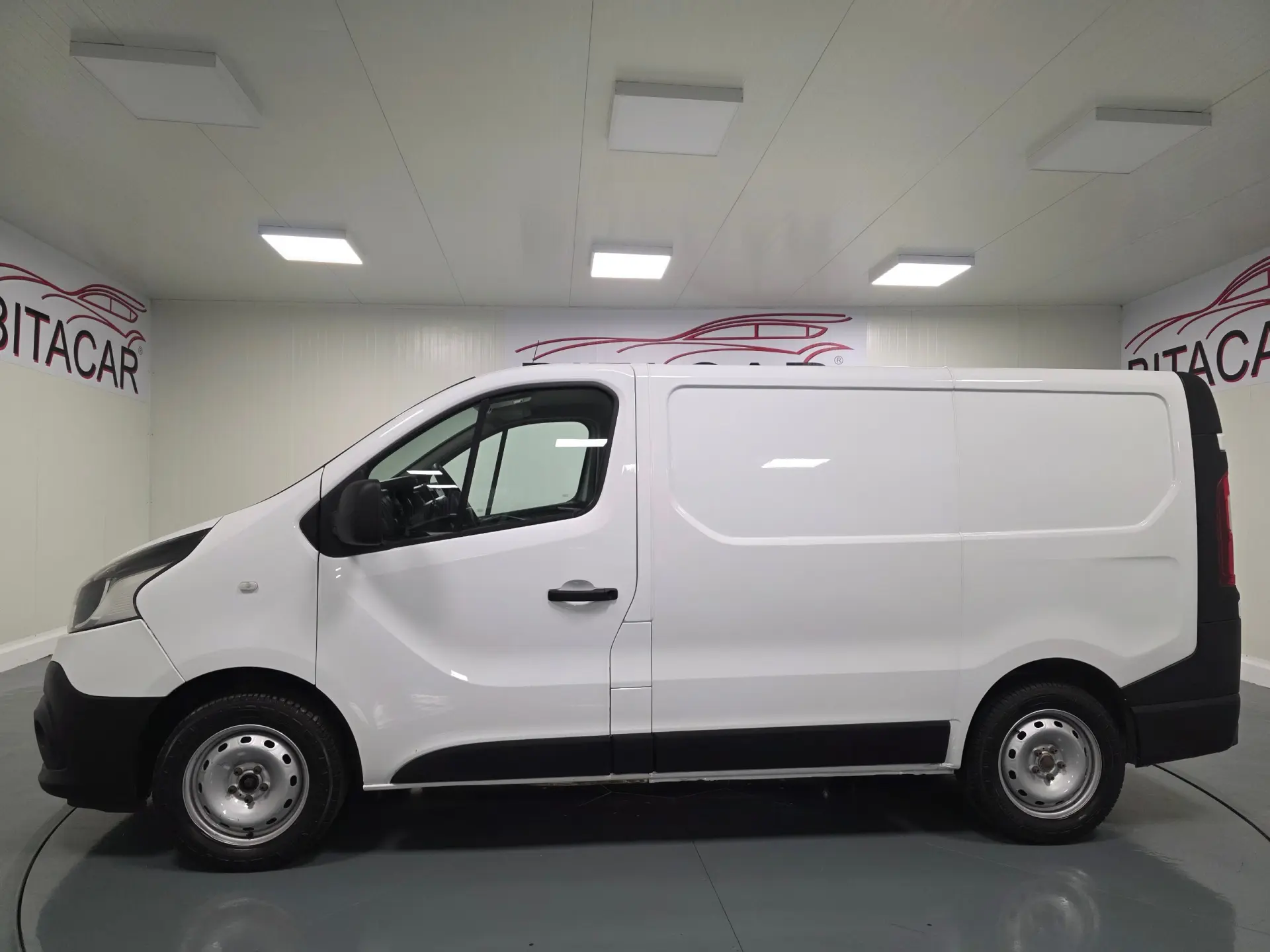 Renault Trafic 2.0 DCI L1H1 120CV IVA DEDUTIVEL 18