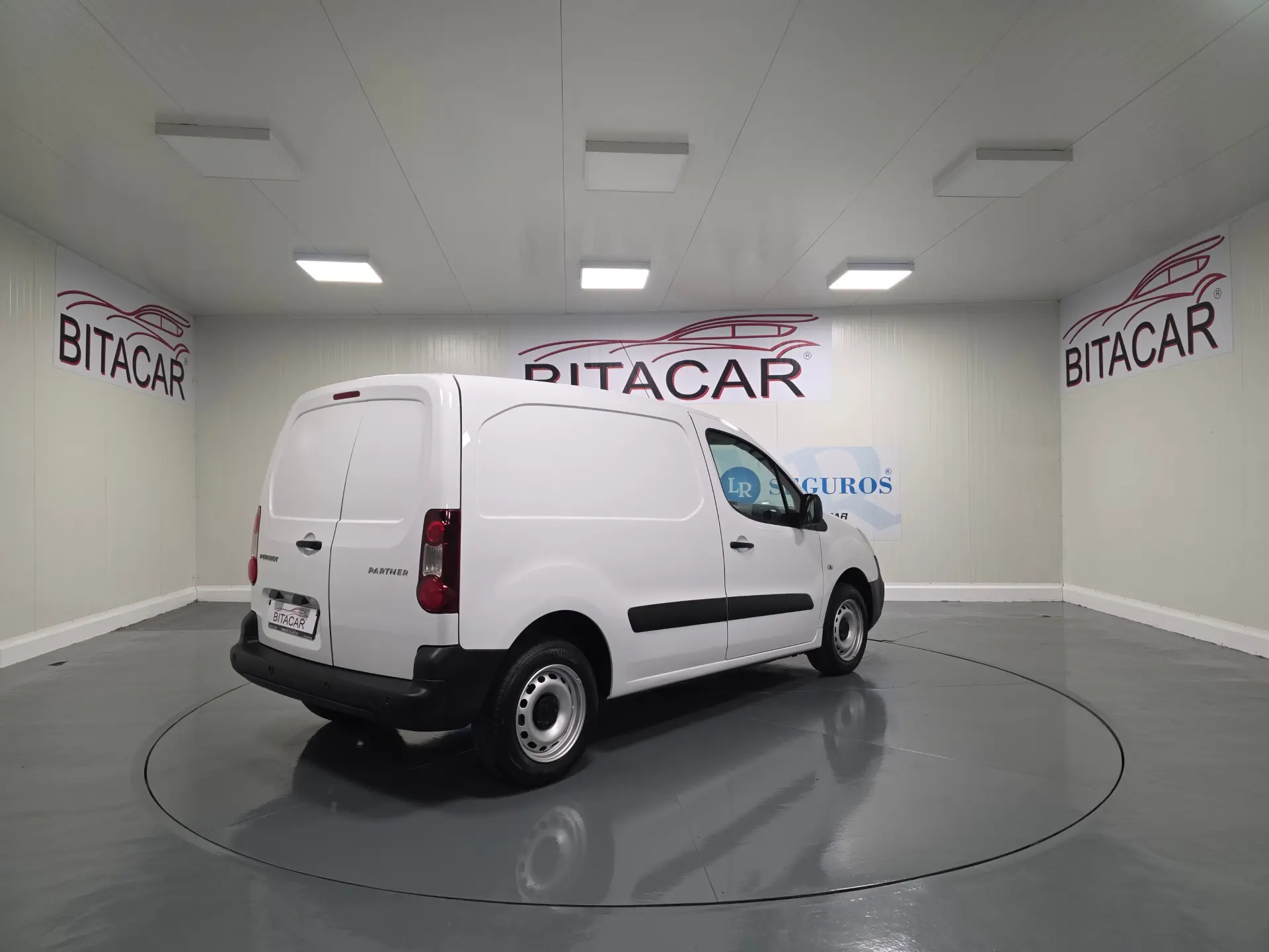 Peugeot Partner 1.6 HDI L1 PACK CD CLIM 37