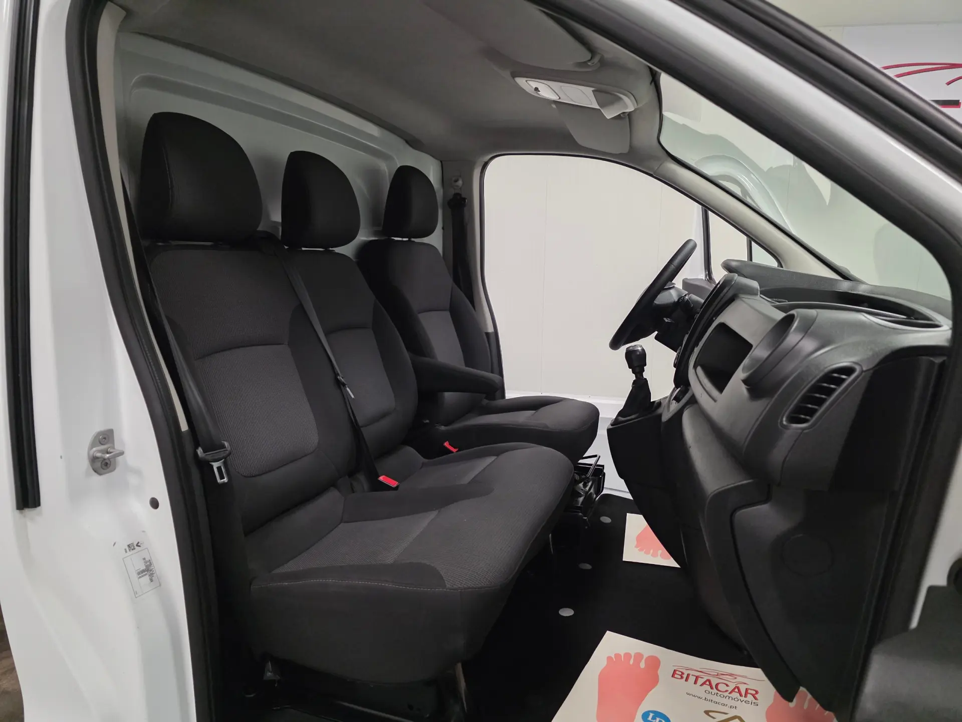 Renault Trafic 2.0 DCI L1H1 120CV IVA DEDUTIVEL 42