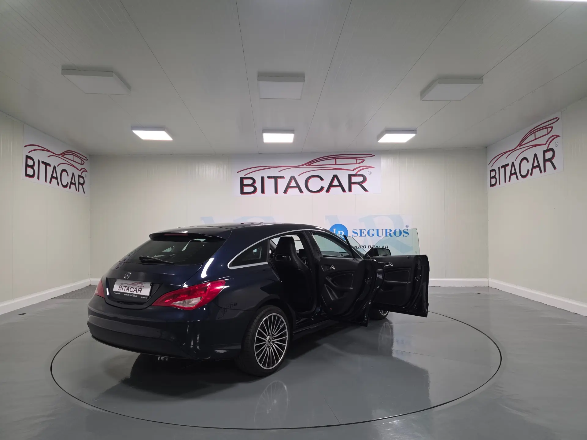 Mercedes-Benz CLA 180 d Shooting Brake Urban 49