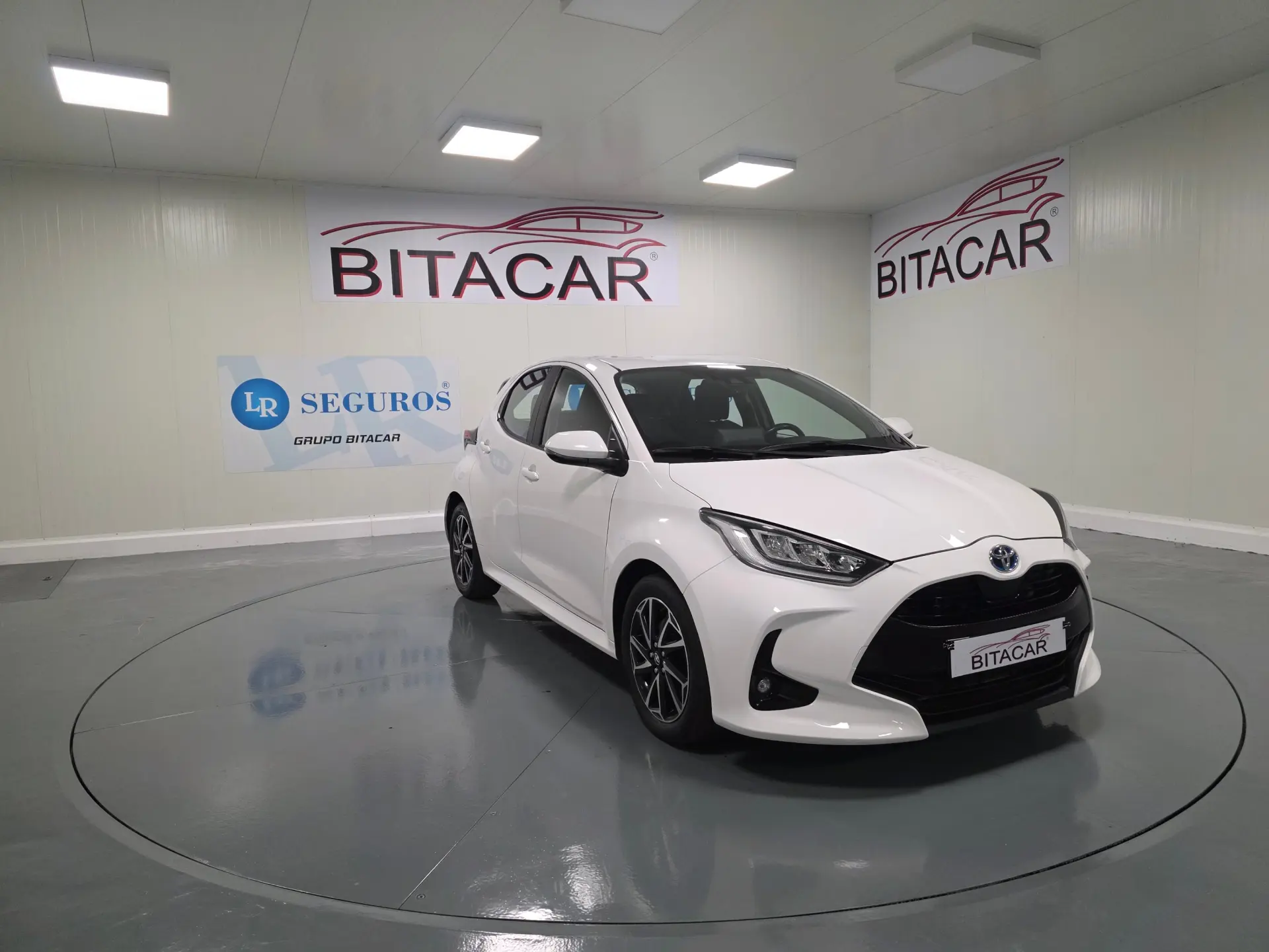 Toyota Yaris 1.5 HDF EXCLUSIVE 1