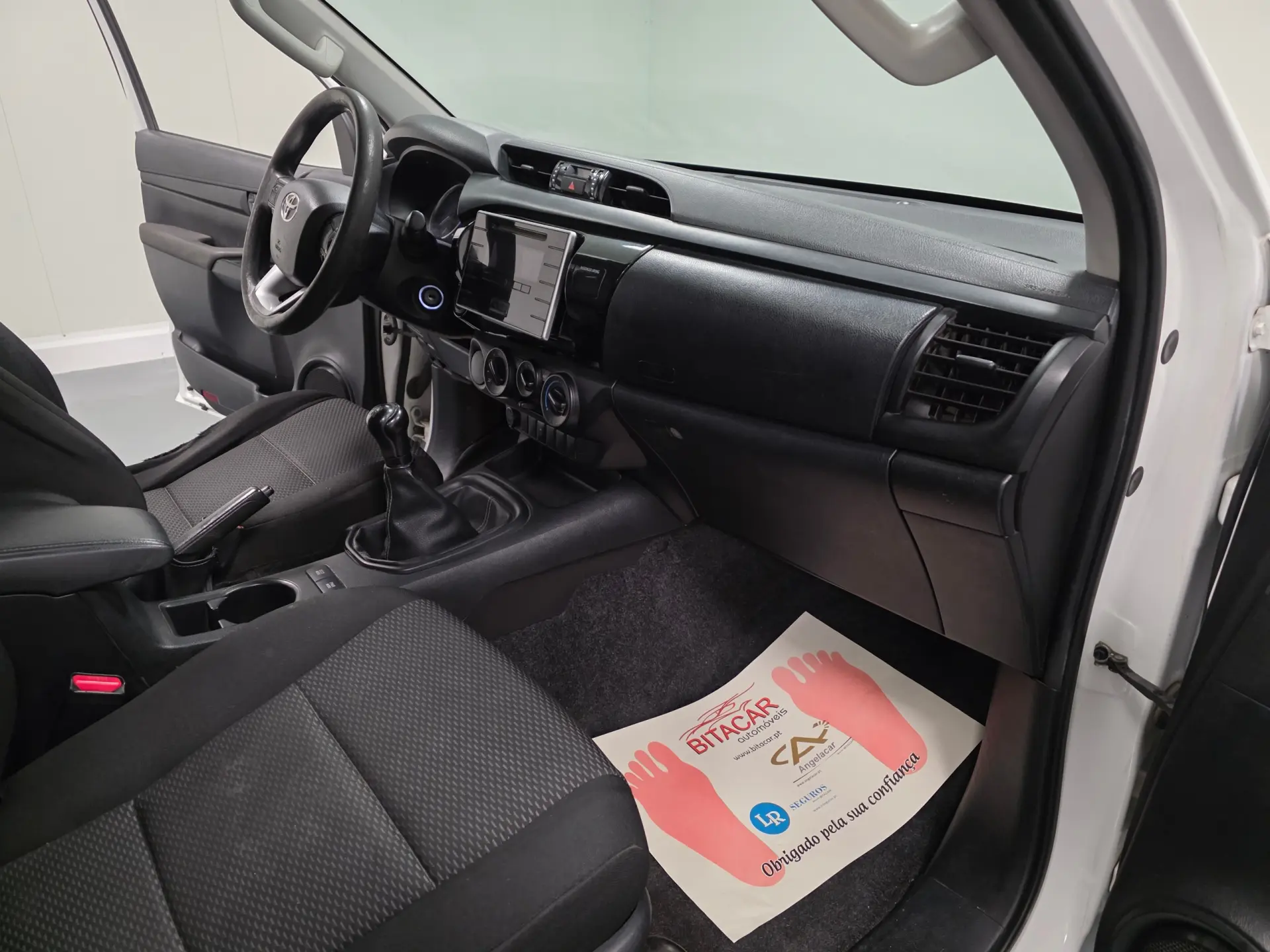 Toyota Hilux 2.4 D-4D 2WD CD Tracker 18