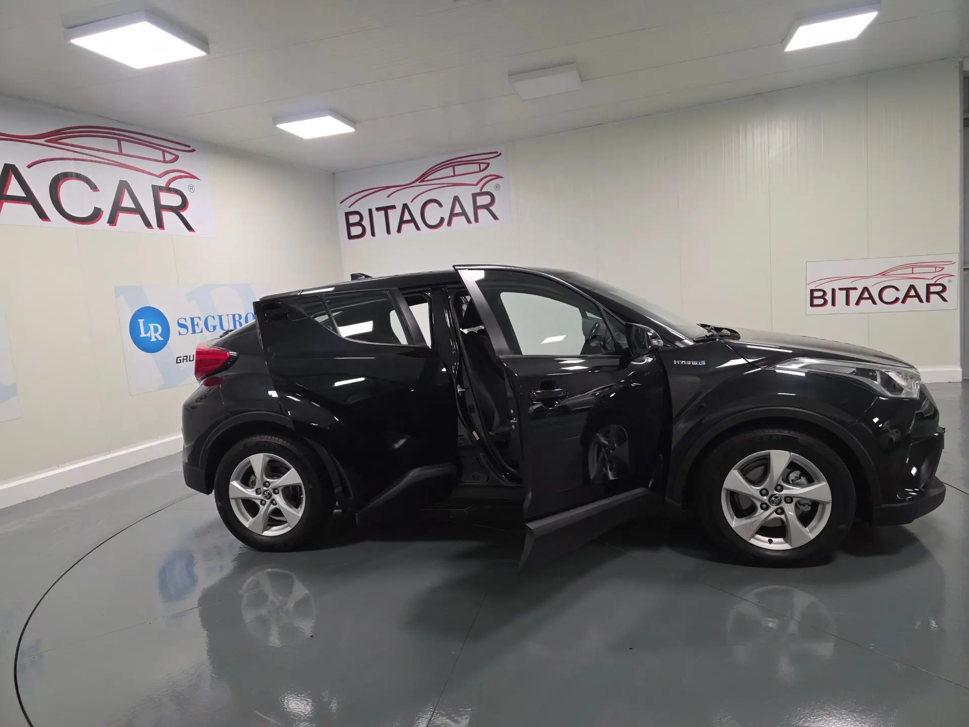 Toyota C-HR 1.8 HSD CONFORT 13