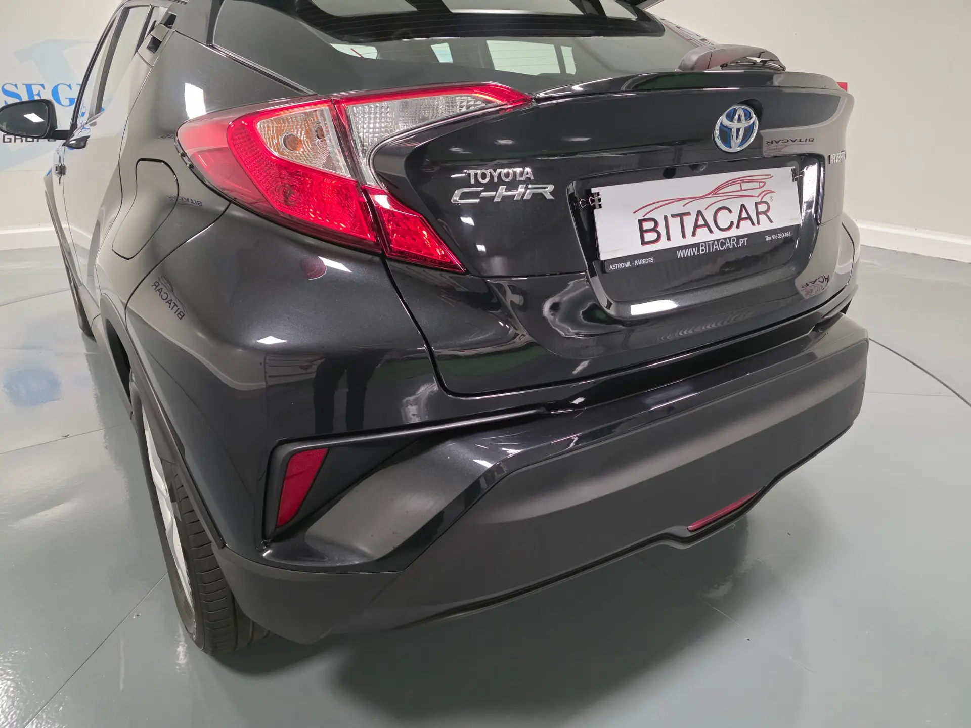 Toyota C-HR 1.8 HSD CONFORT 21
