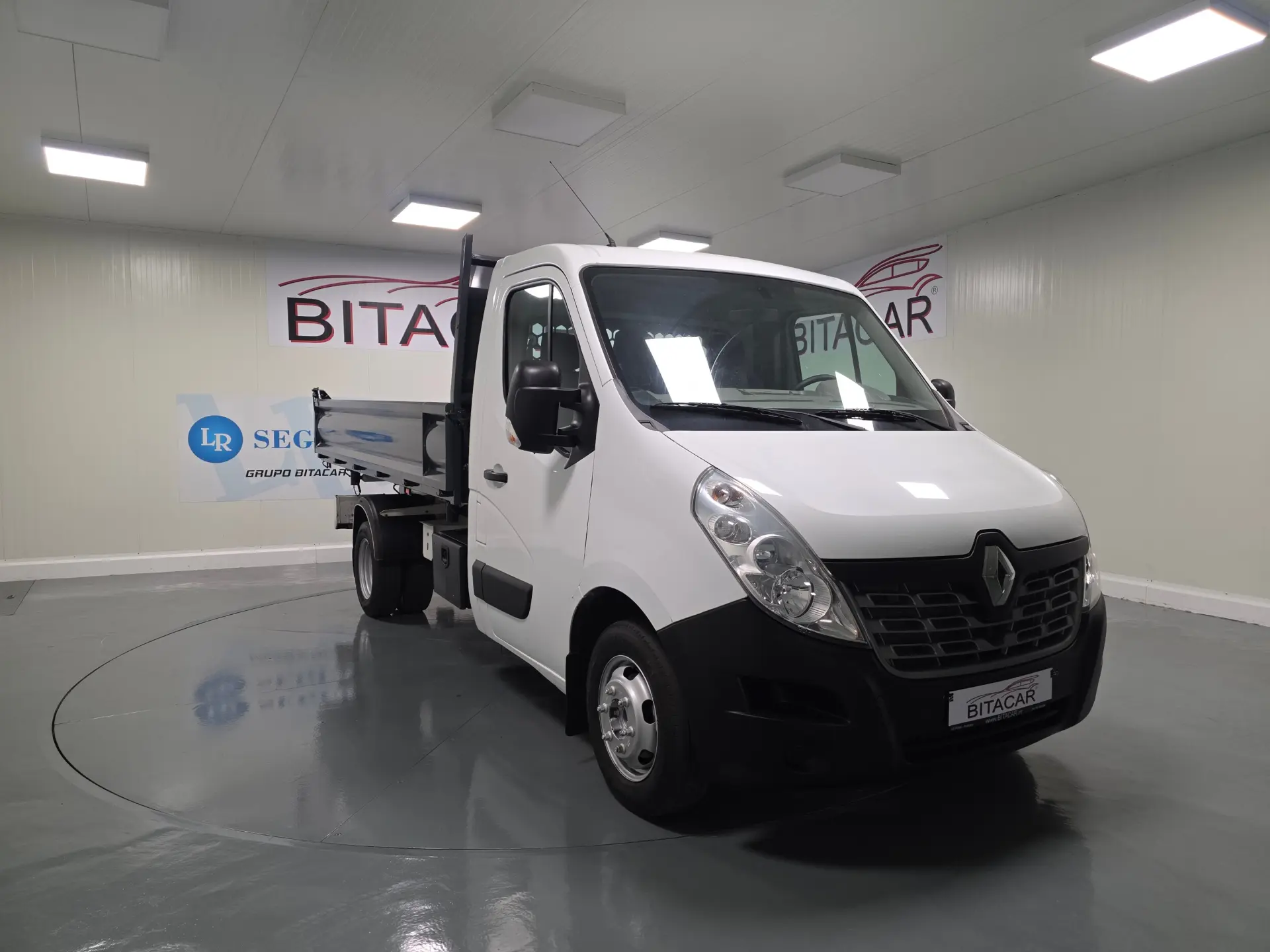Renault Master 2.3 DCI 130CV BASCULANTE 1