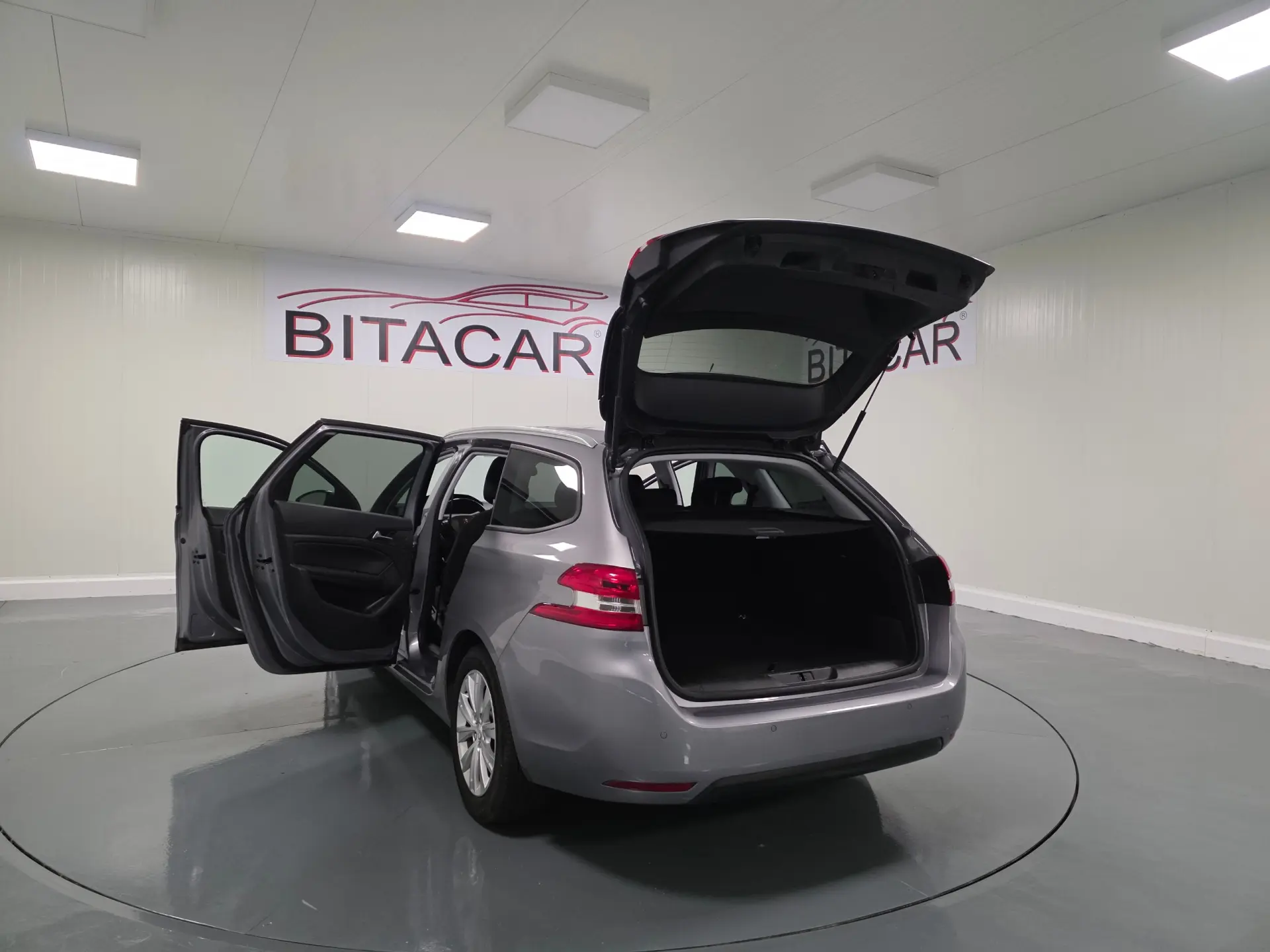Peugeot 308 SW 1.5 BlueHDi Style 6