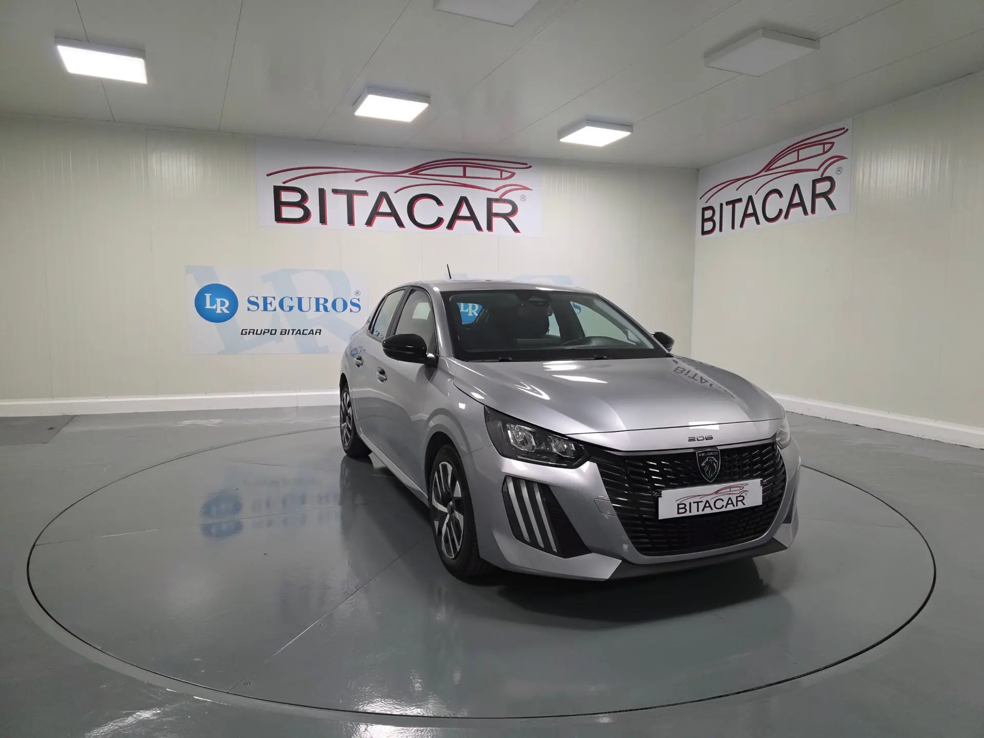 Peugeot 208 1.2 STYLE 3