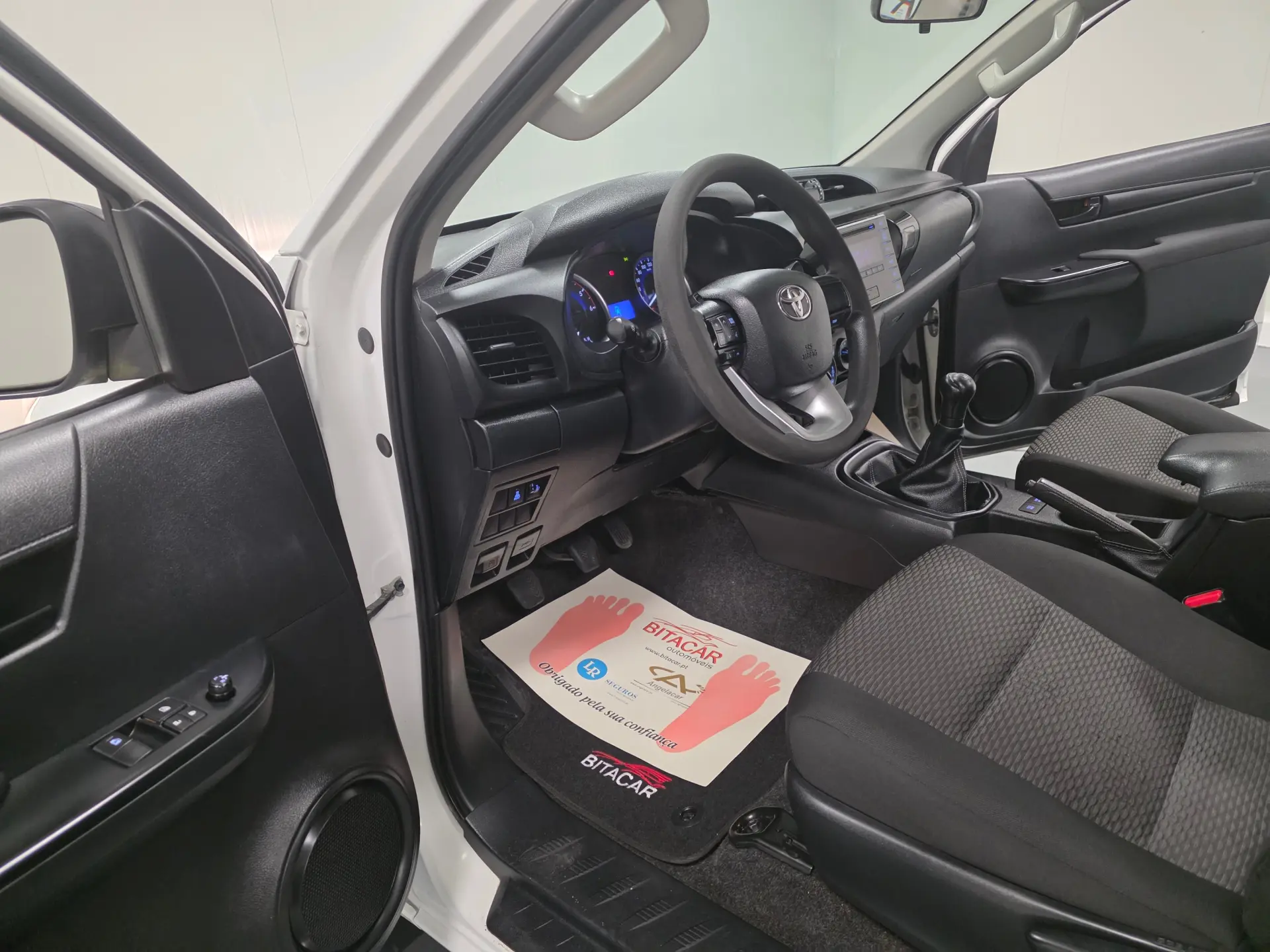 Toyota Hilux 2.4 D-4D 2WD CD 14