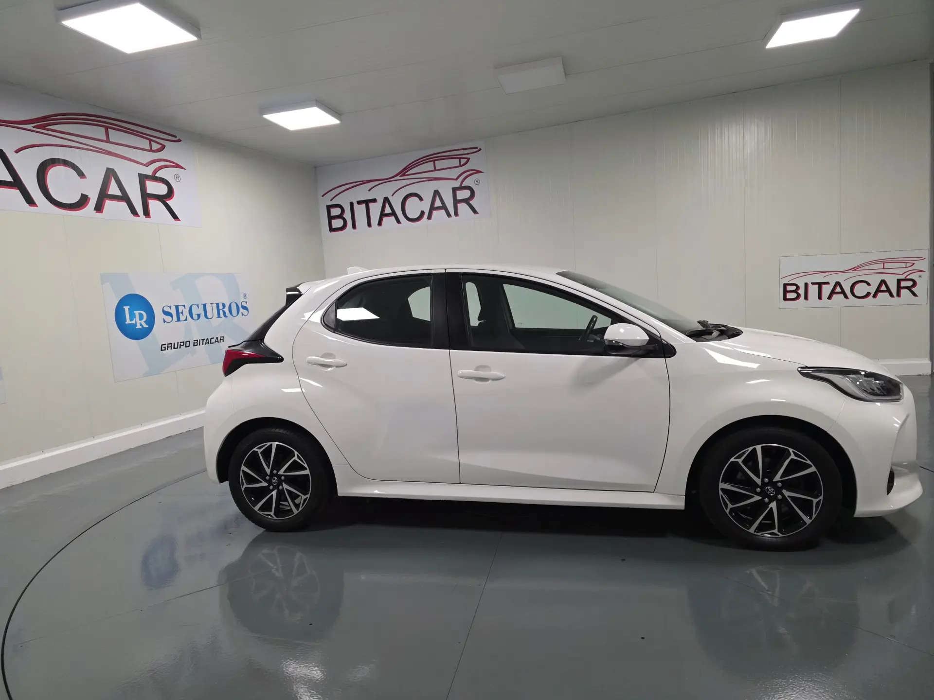 Toyota Yaris 1.5 HDF EXCLUSIVE 3
