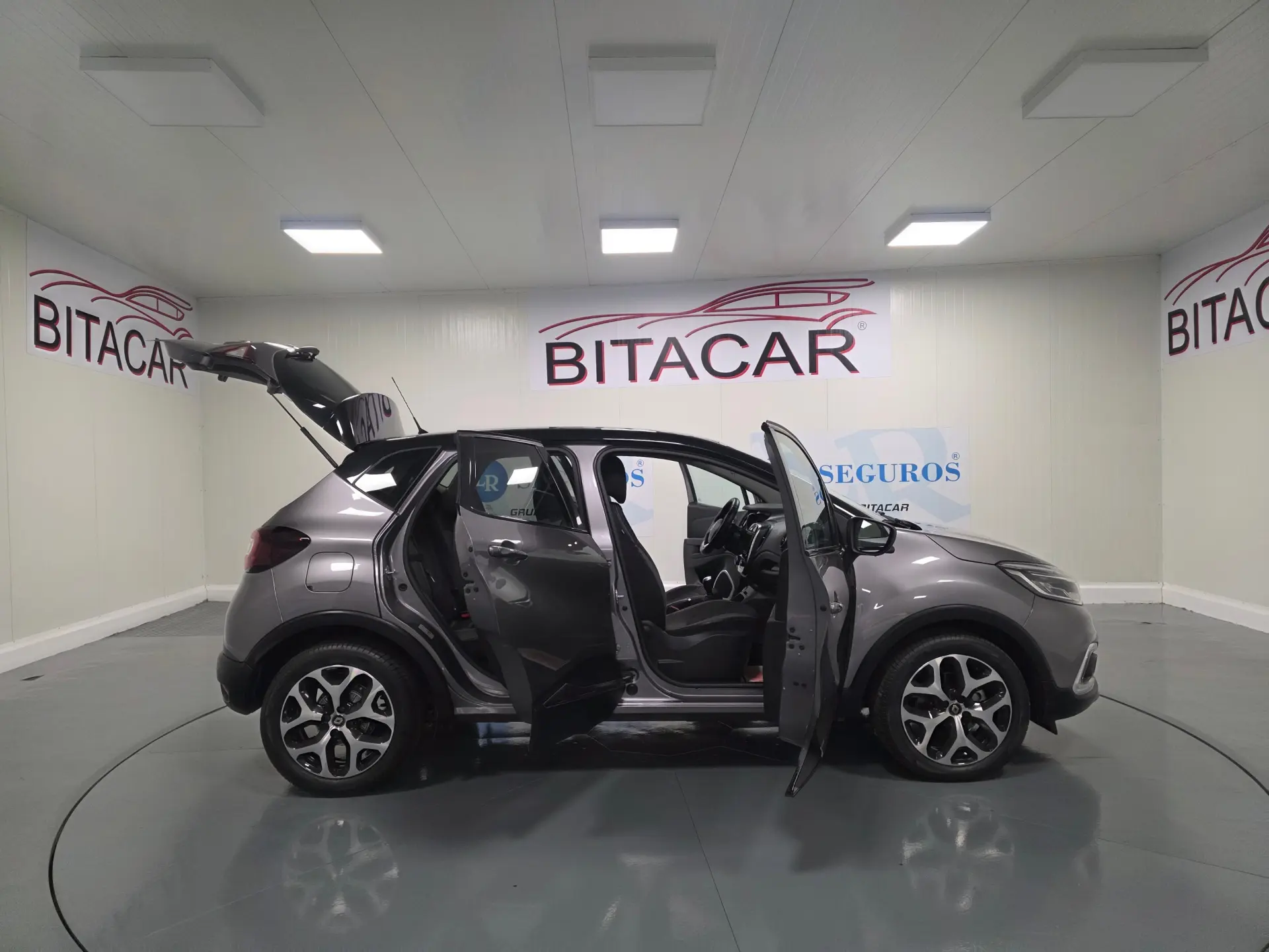Renault Captur 1.5 DCI EXCLUSIVE 65