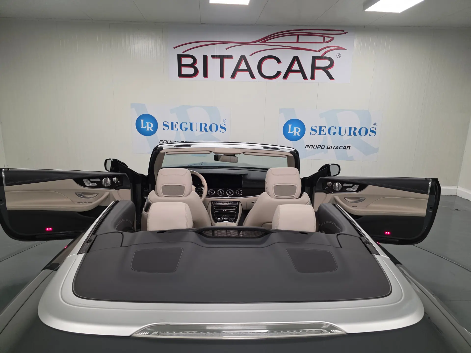 Mercedes-Benz E 300 AMG CABRIO 49
