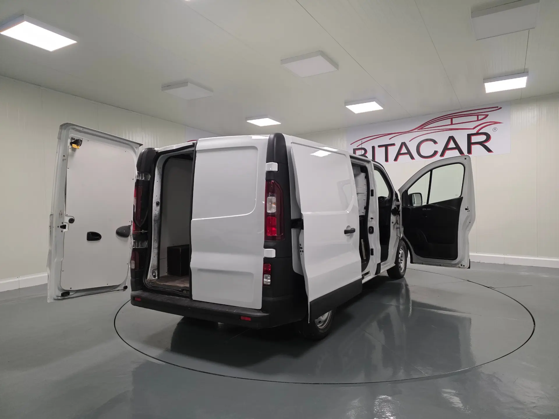 Renault Trafic 2.0 DCI L1H1 120CV IVA DEDUTIVEL 35