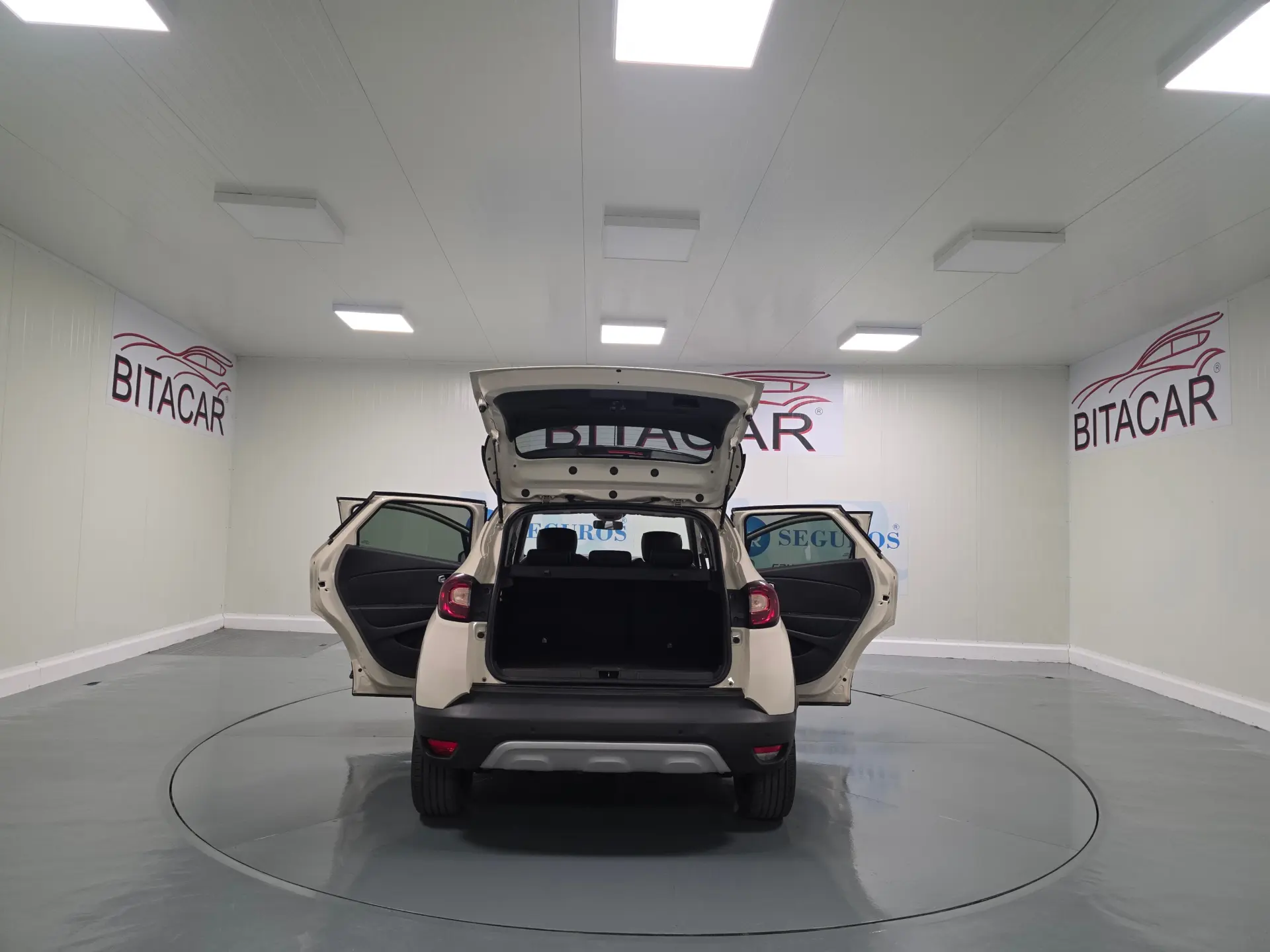 Renault Captur 1.5 DCI EXCLUSIVE 3
