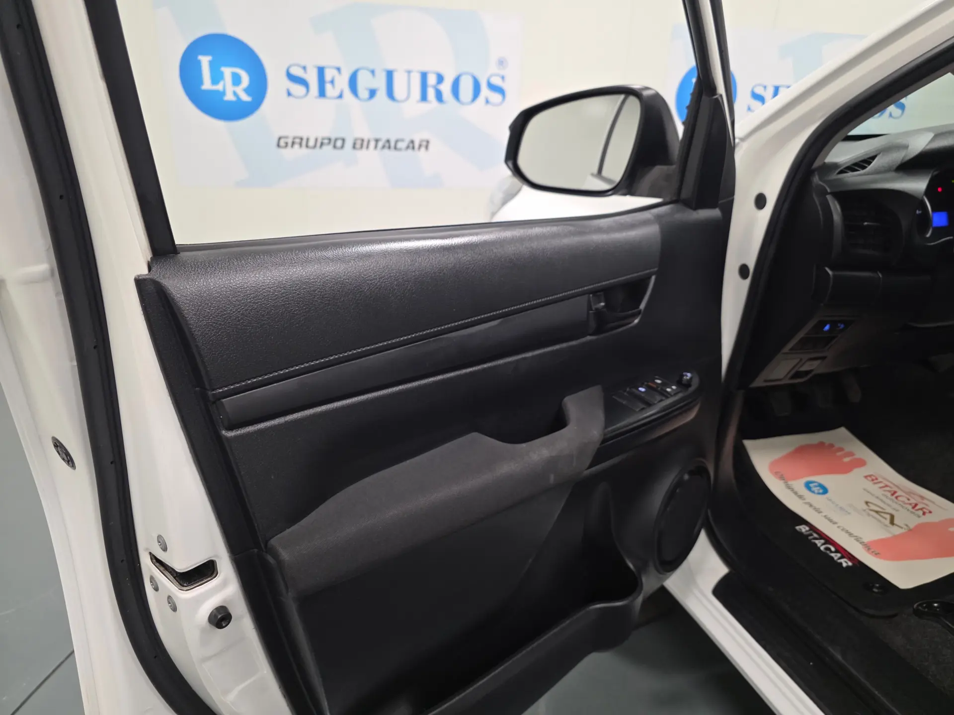 Toyota Hilux 2.4 D-4D 4WD CD CH 77