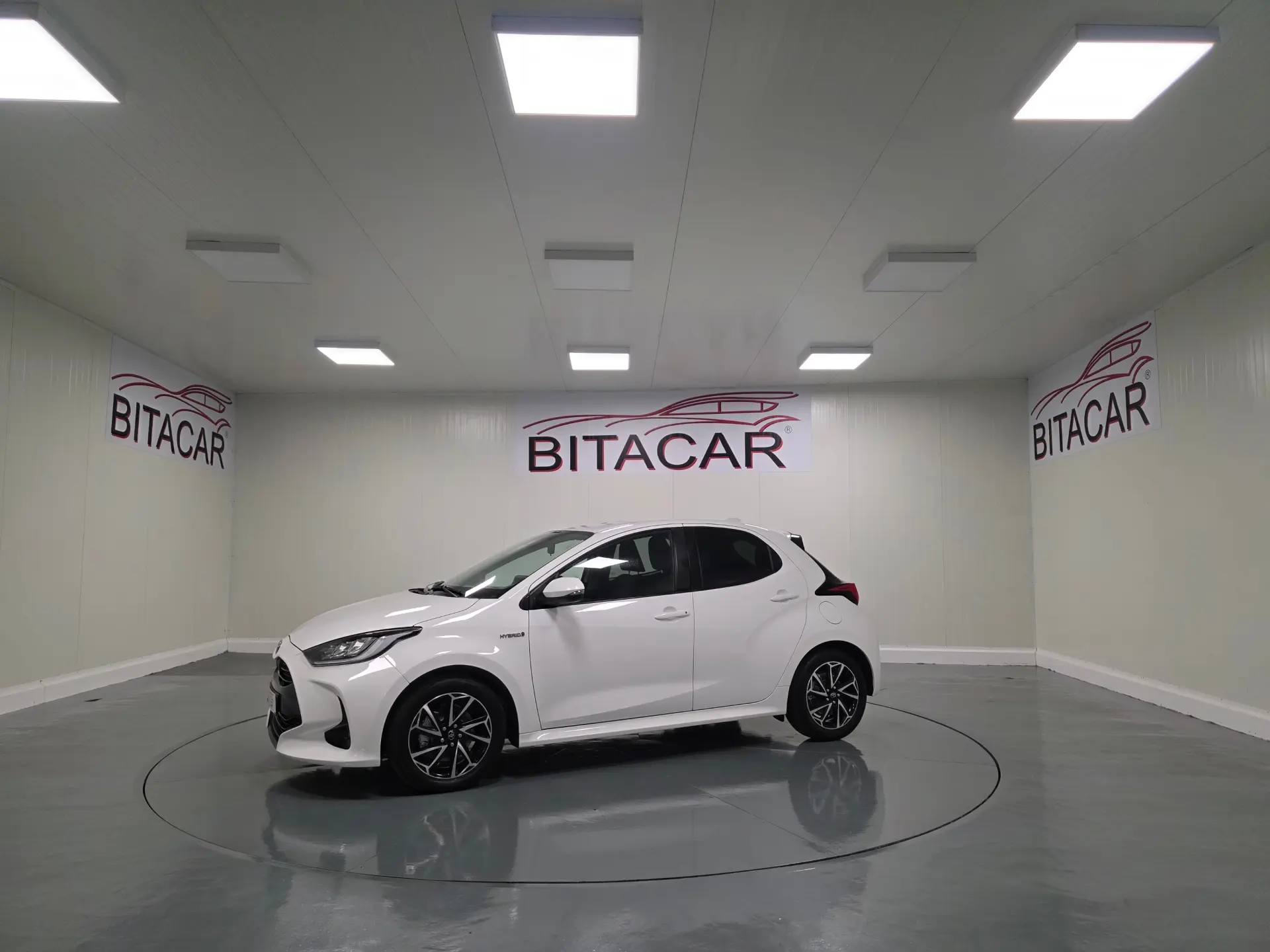 Toyota Yaris 1.5 HDF EXCLUSIVE 16