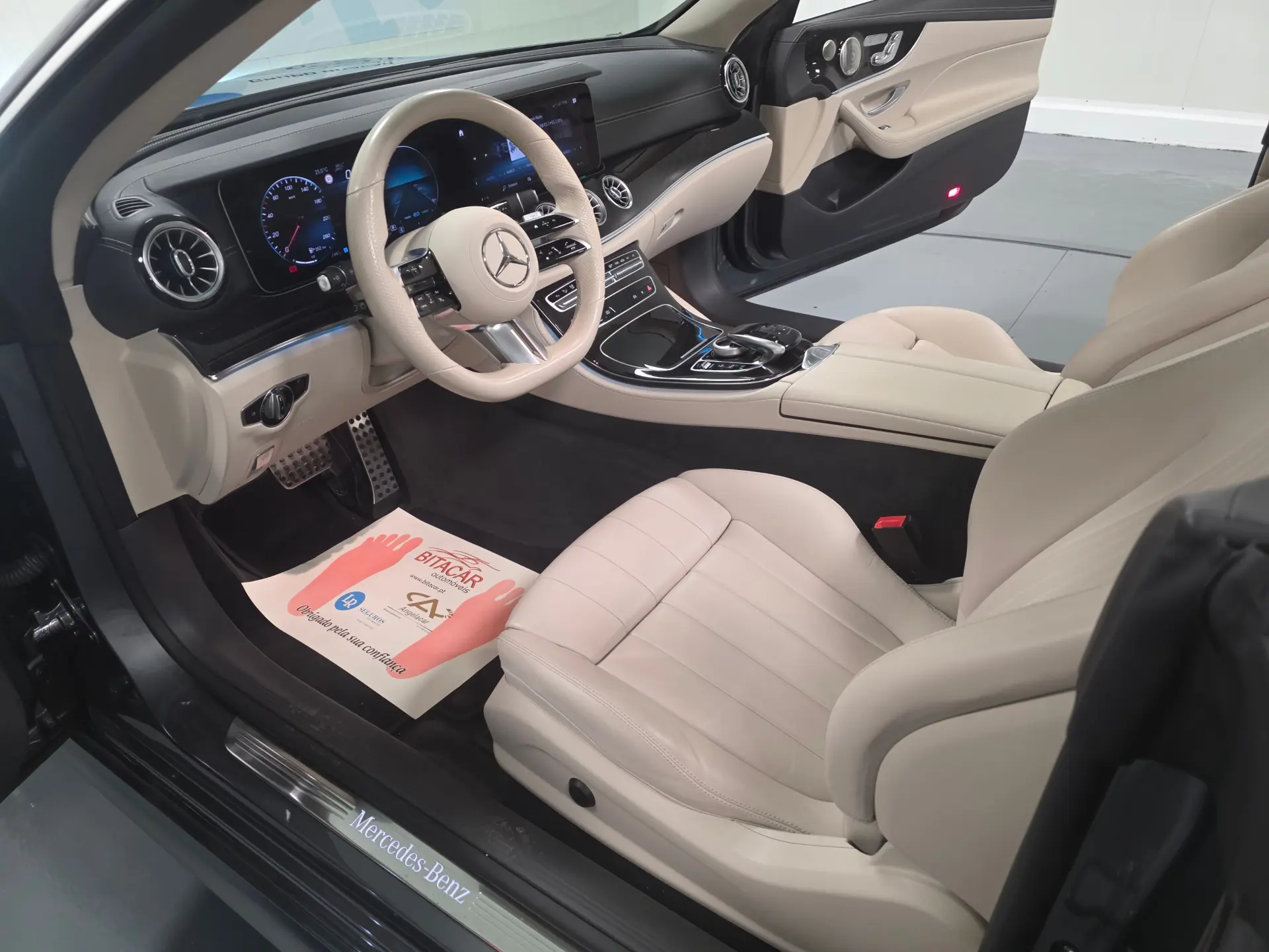 Mercedes-Benz E 300 AMG CABRIO 83