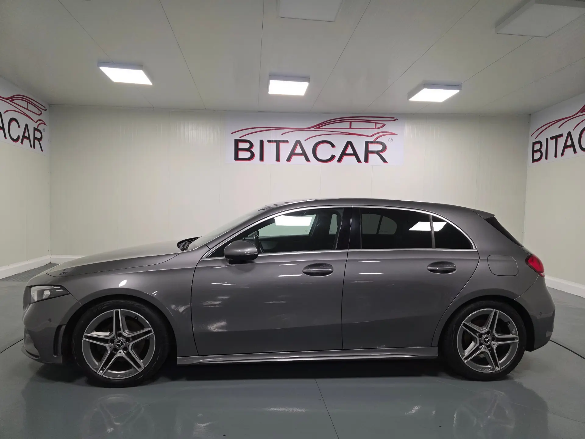 Mercedes-Benz A 180 d AMG Line Aut. 28