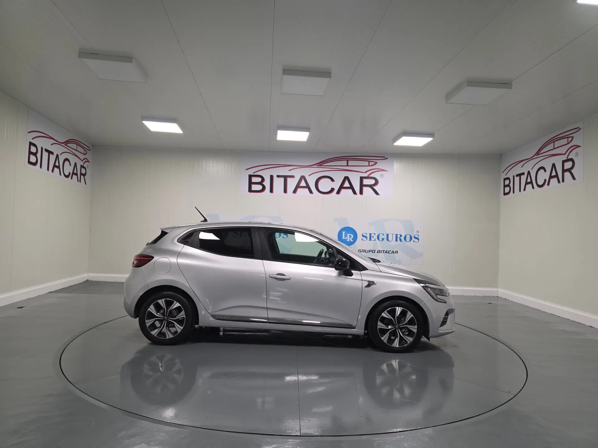 Renault Clio 1.0 TCE LIMITED 54