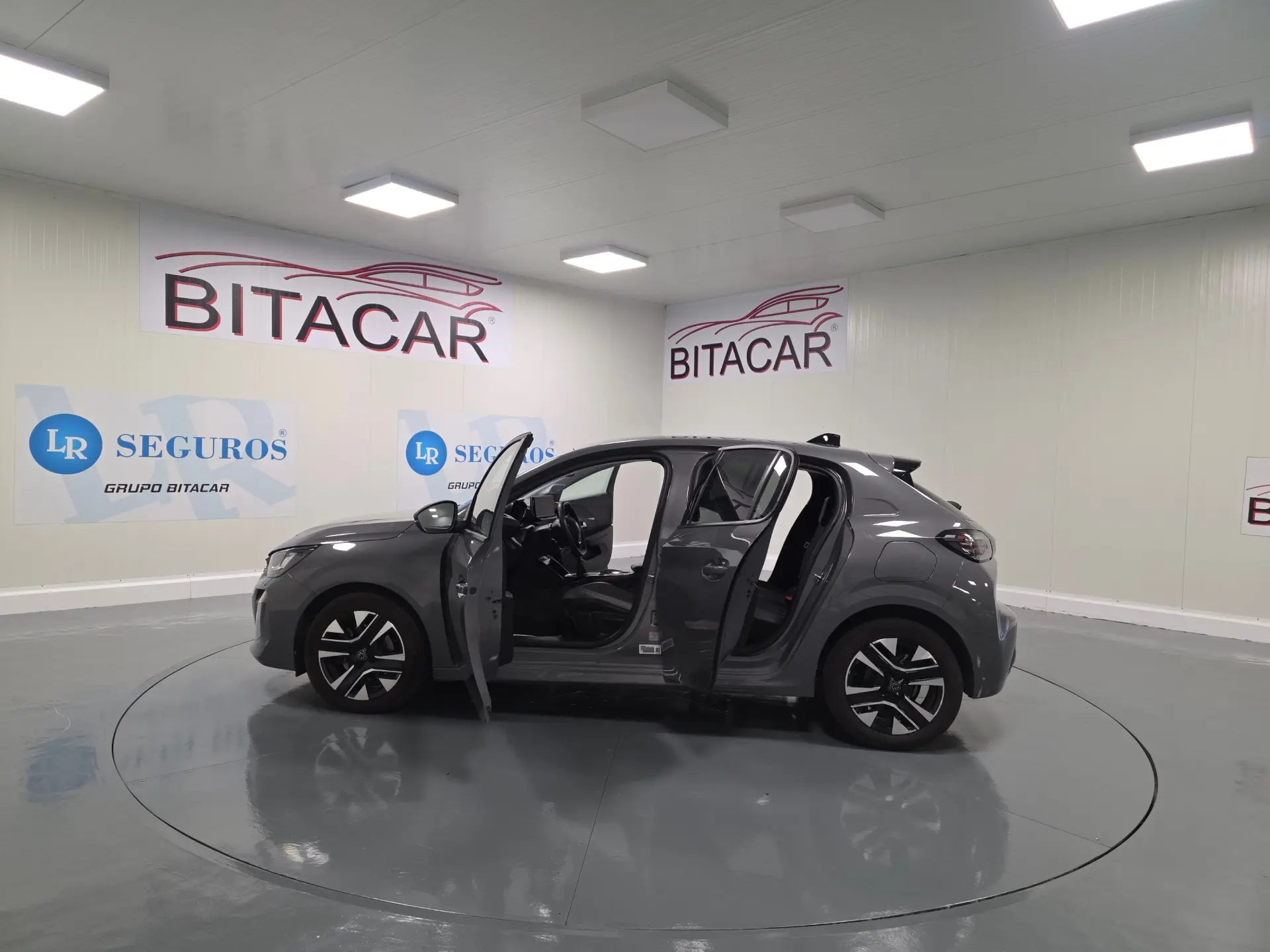 Peugeot 208 ALLURE 44