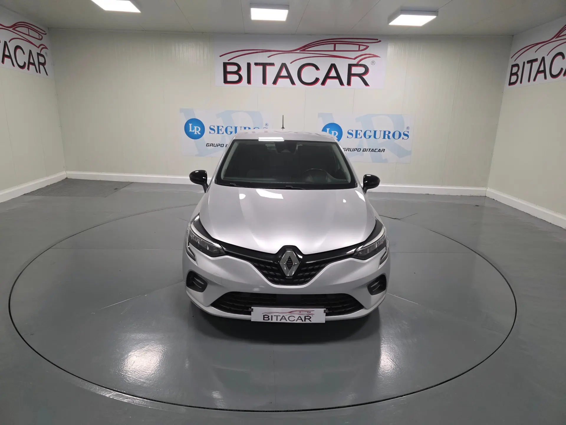Renault Clio 1.0 TCE LIMITED 8