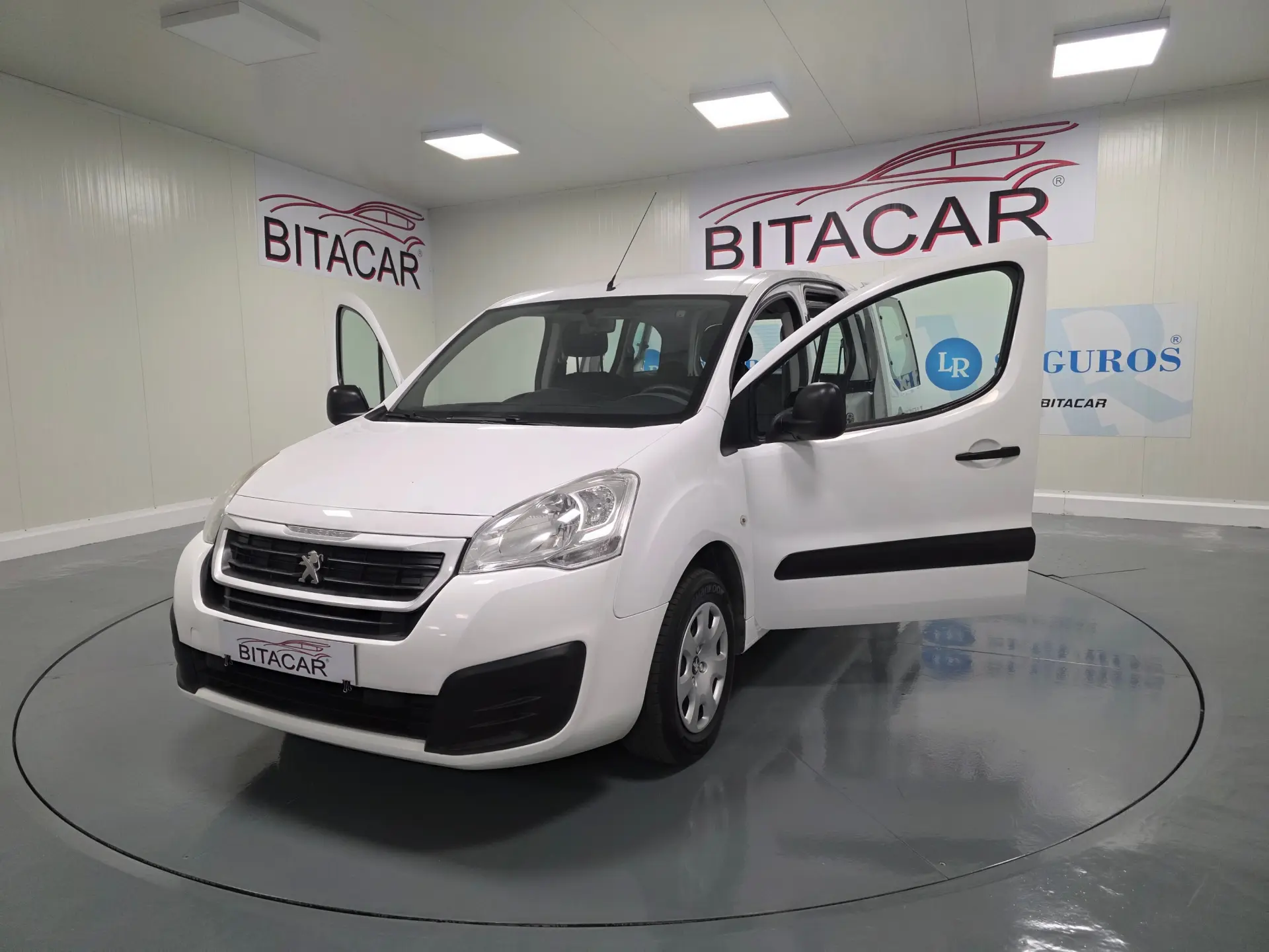 Peugeot Partner TEPEE 1.6 BLUEHDI 5 LUGARES 37