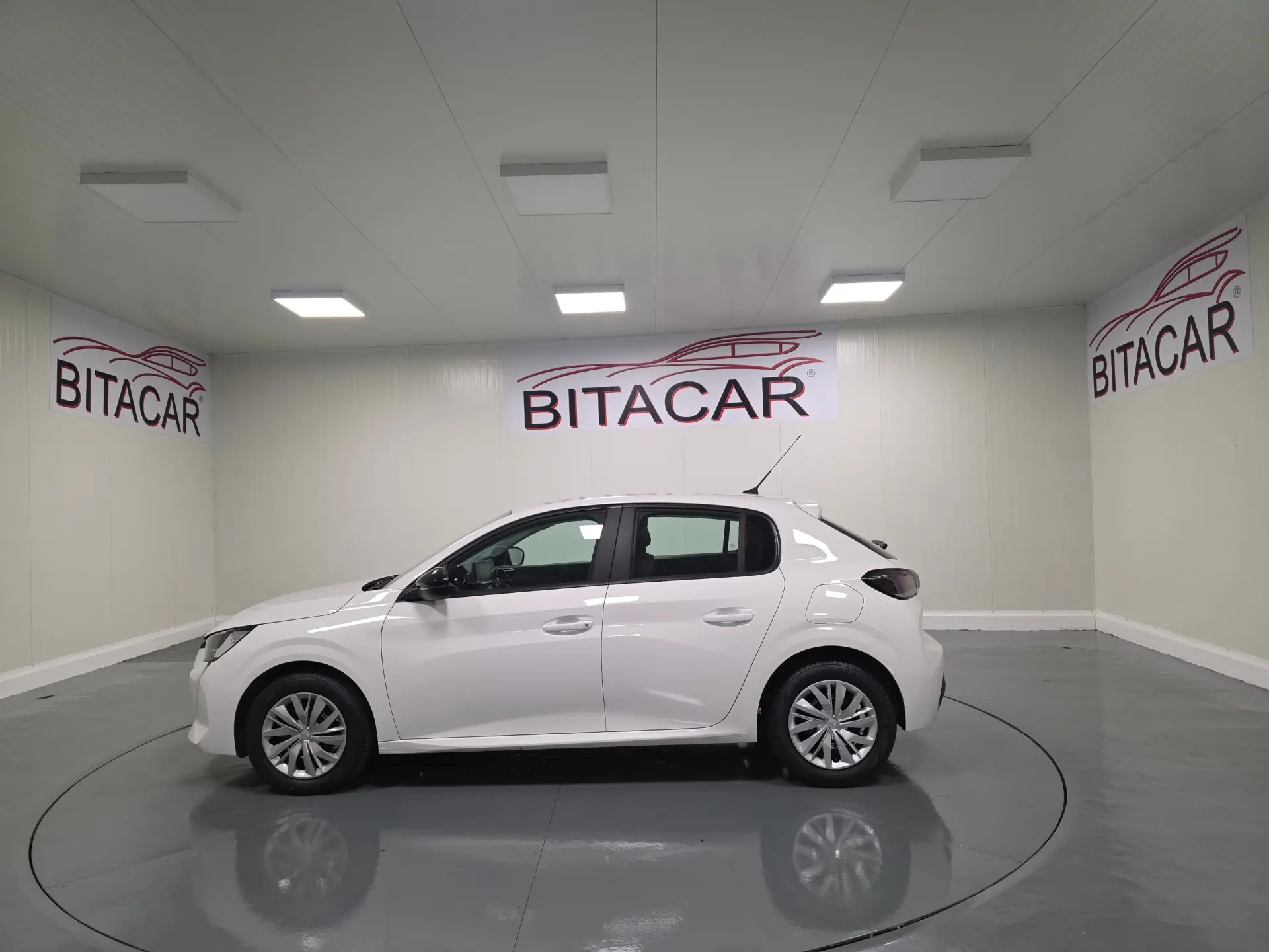 Peugeot 208 1.2 ACTIVE 16