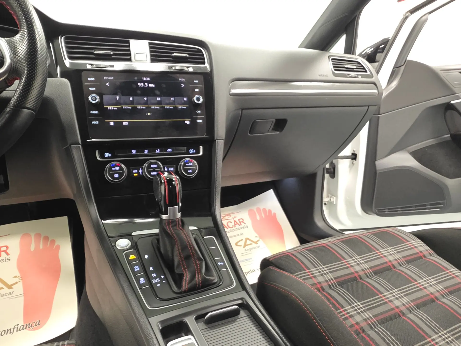 Volkswagen Golf 2.0 TSI GTI DSG Performance 105