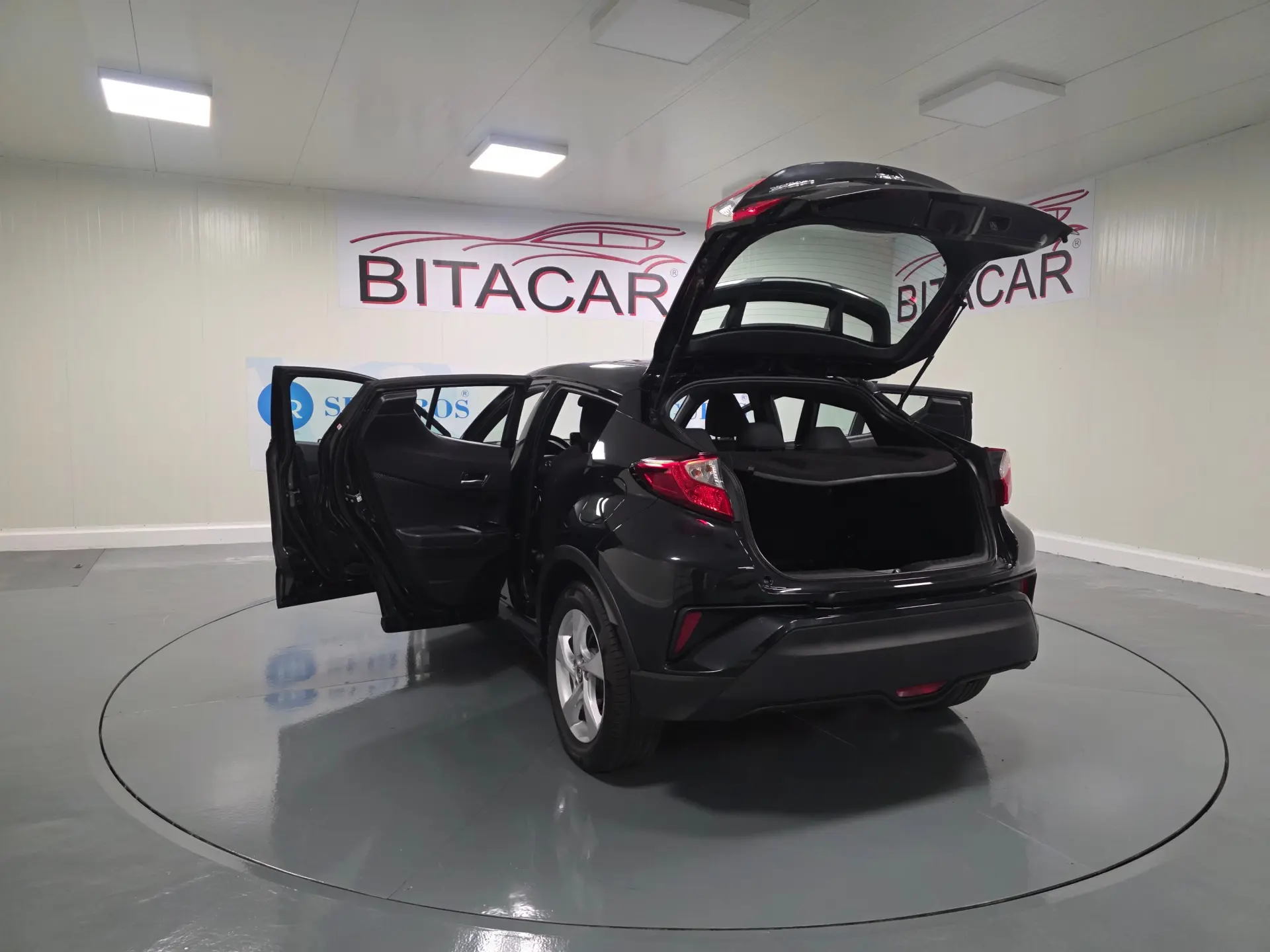 Toyota C-HR 1.8 HSD CONFORT 46