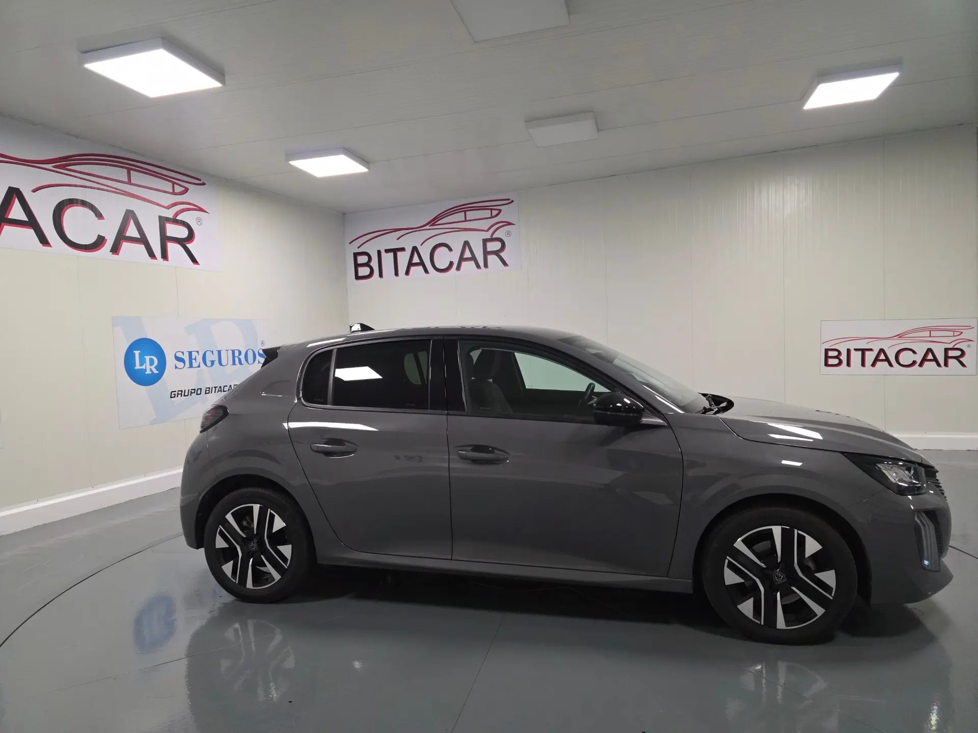 Peugeot 208 ALLURE 3
