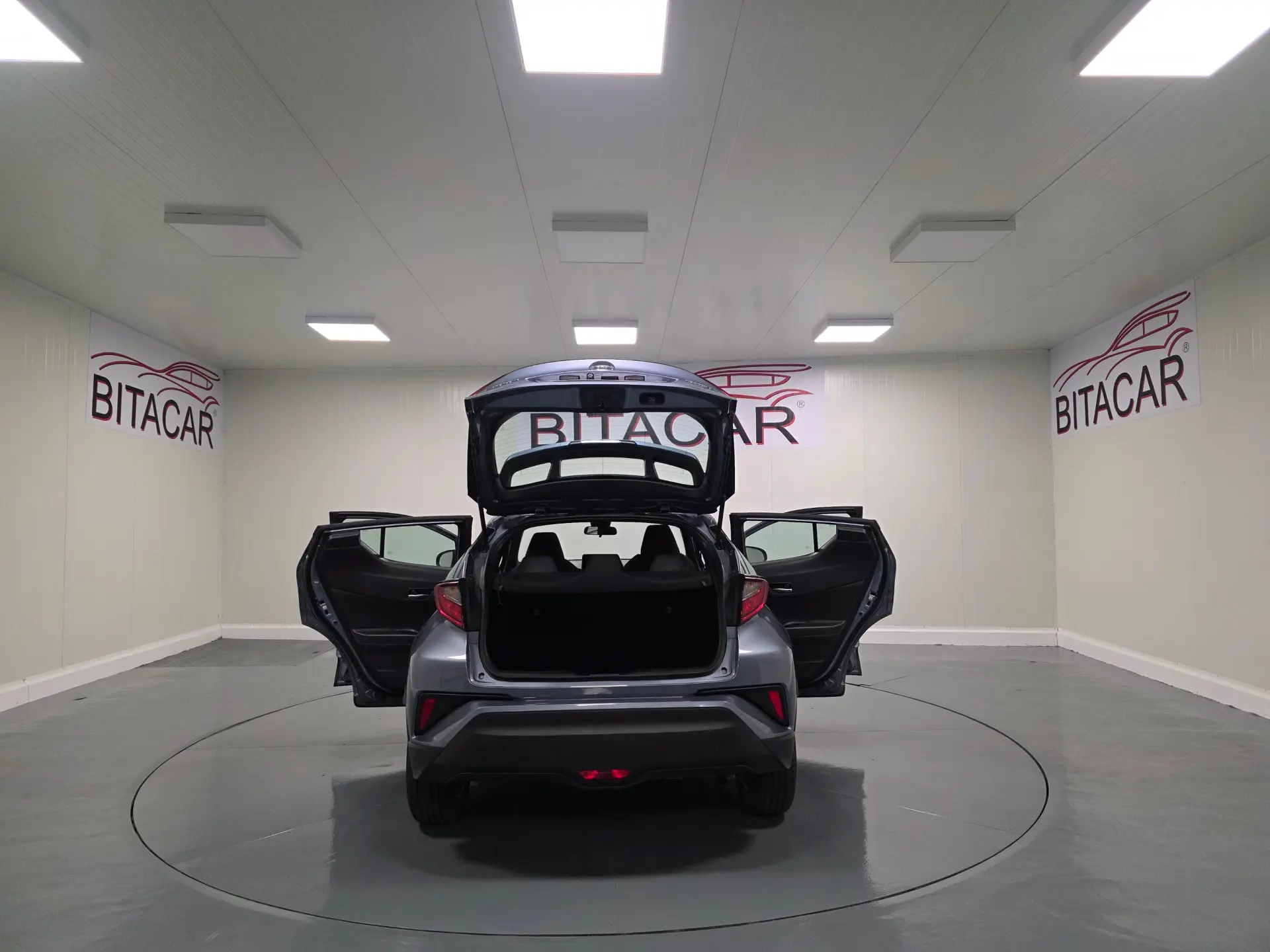 Toyota C-HR 1.8 Hybrid Comfort 18