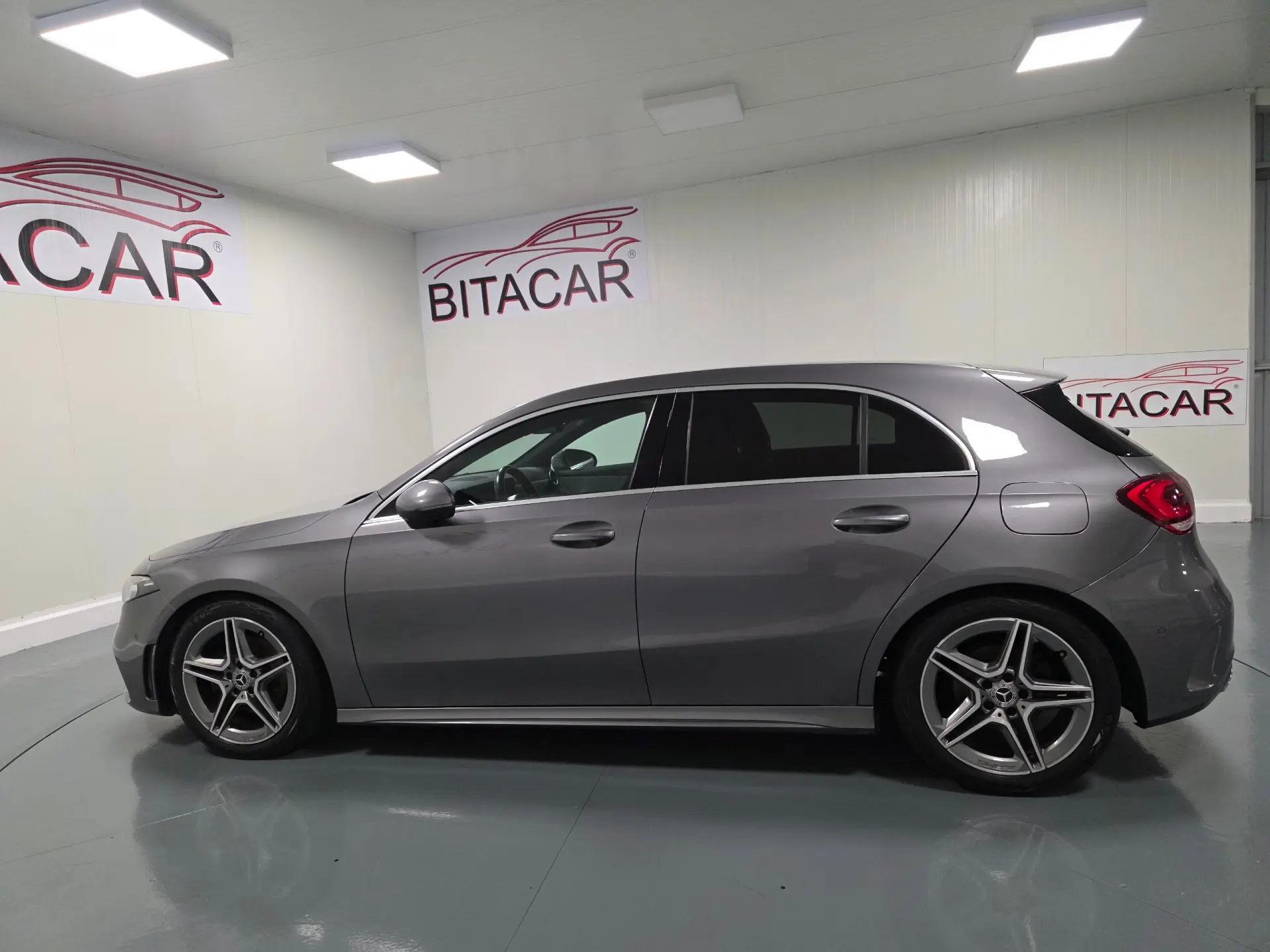 Mercedes-Benz A 180 d AMG Line Aut. 32