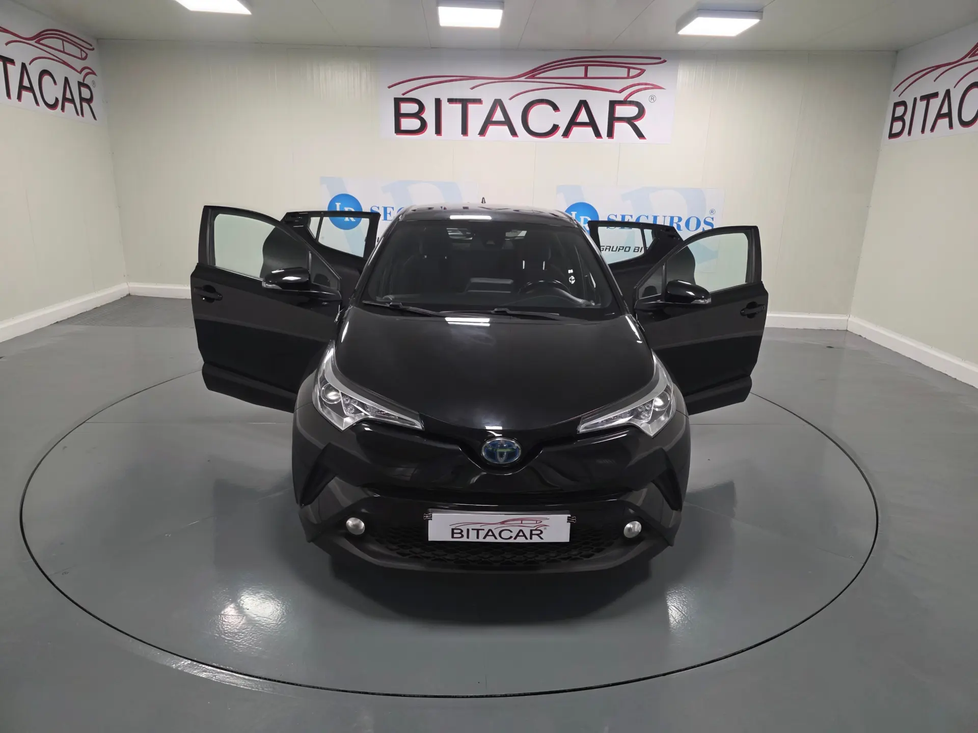 Toyota C-HR 1.8 HSD CONFORT 14