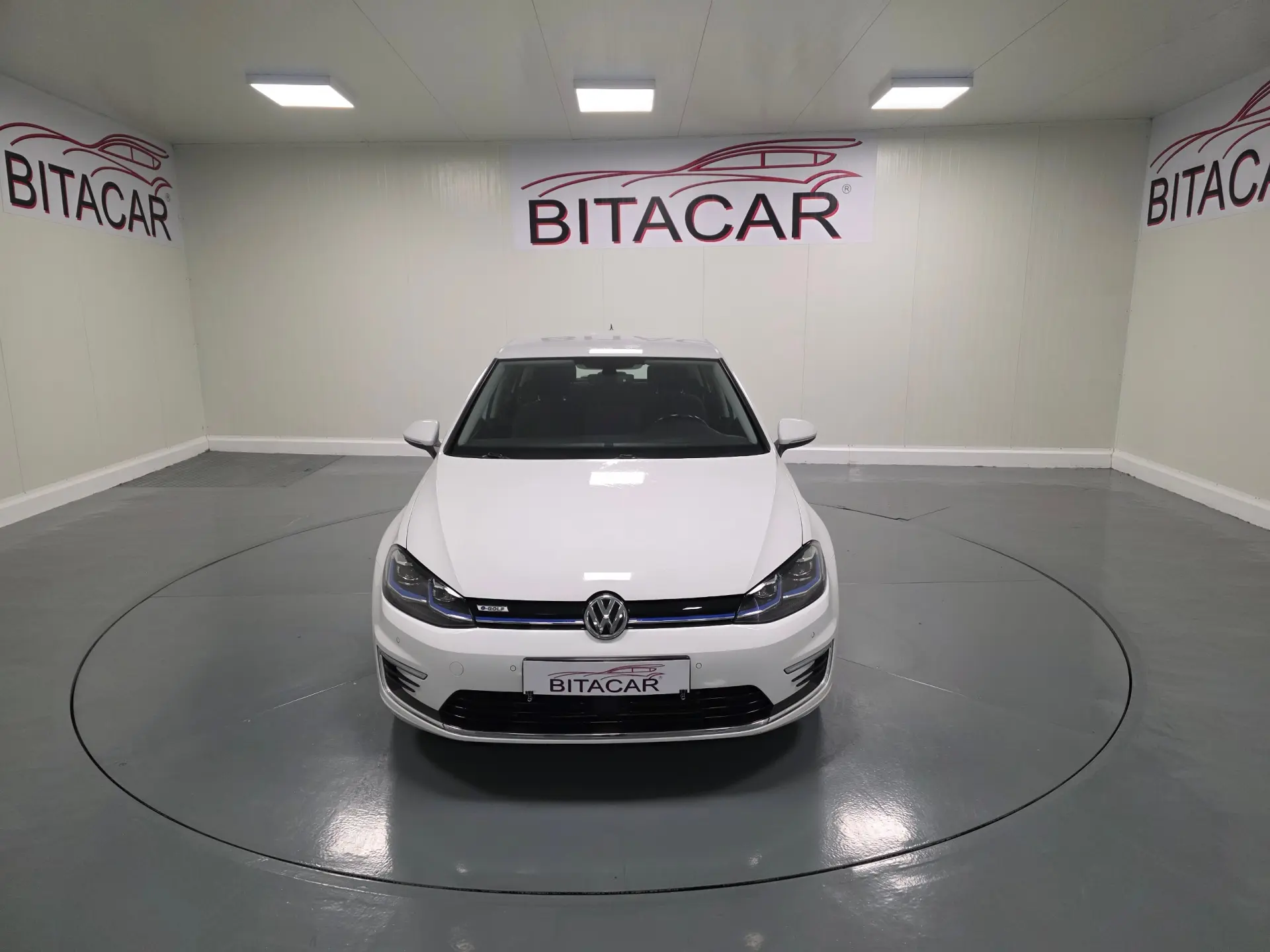 Volkswagen e-Golf AC/DC 9