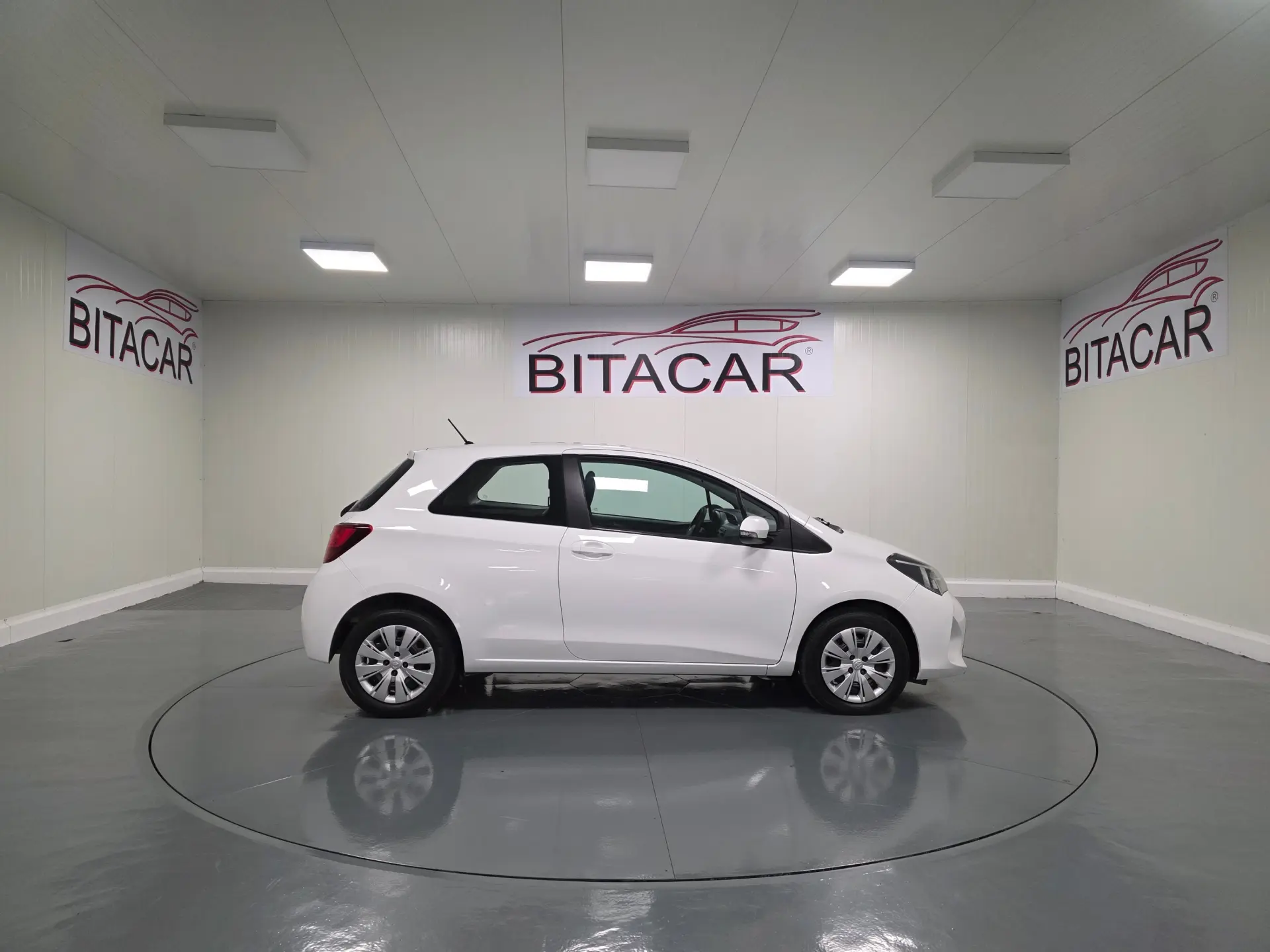 Toyota Yaris BIZZ 1.4 D-4D 90CV IVA DEDUTIVEL 45