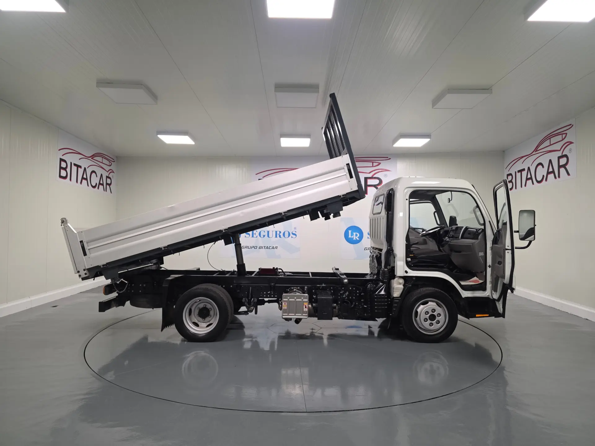 Mitsubishi Fuso Canter 3S13 FEA01CL4SE BASCULANTE IVA DEDUTIVEL 37