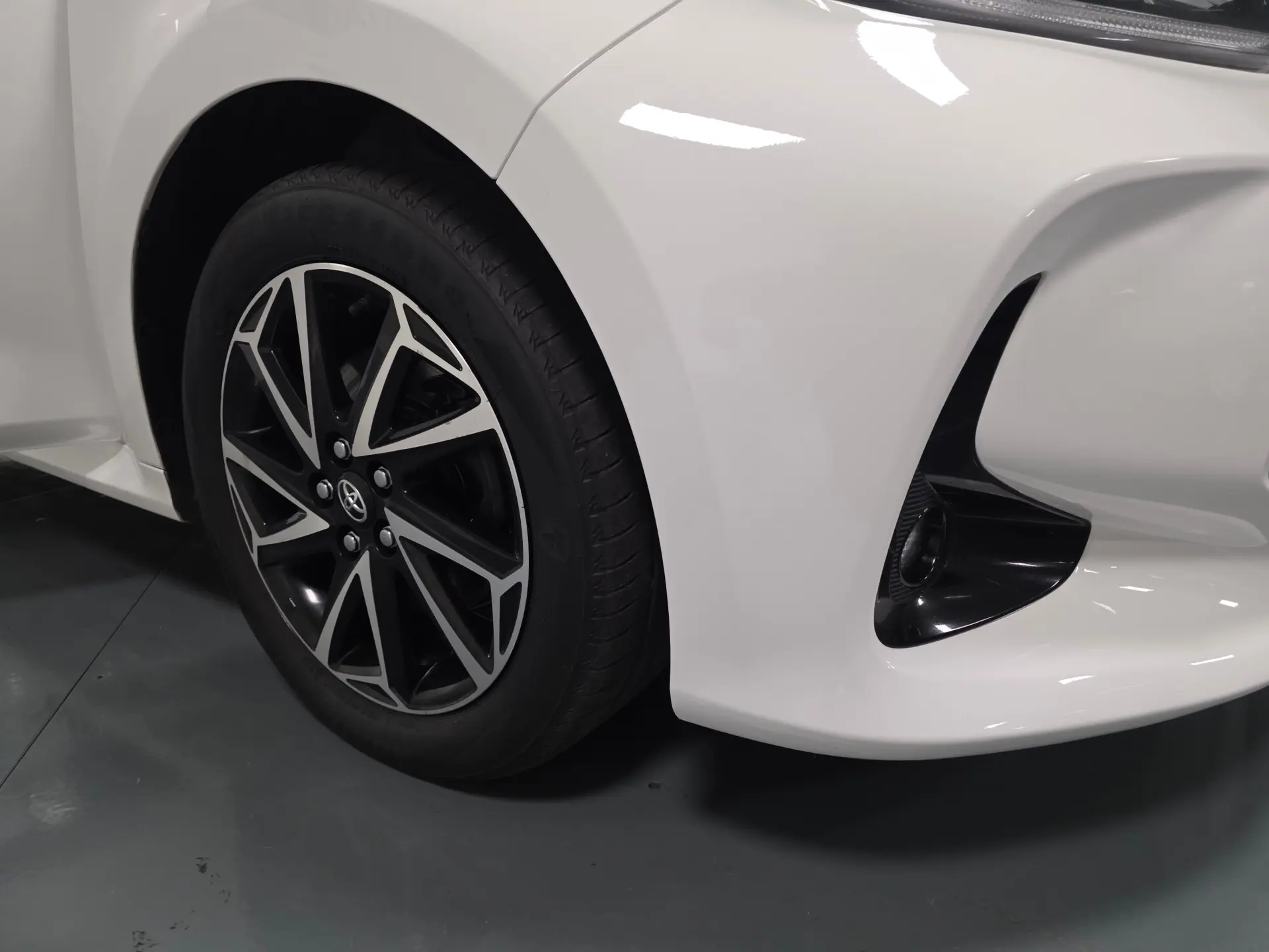 Toyota Yaris 1.5 HDF EXCLUSIVE 40