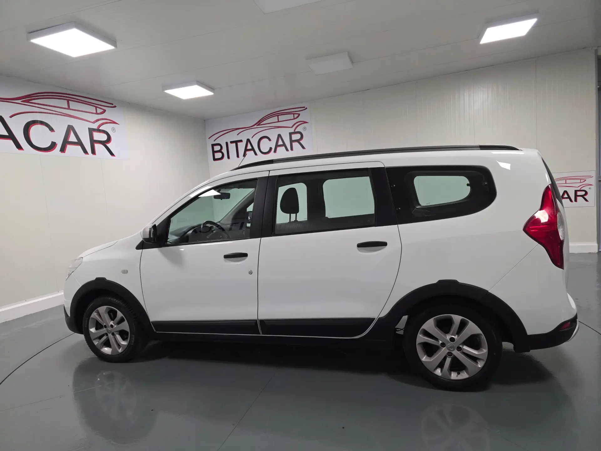 Dacia Lodgy 1.2 STEPWAY 23