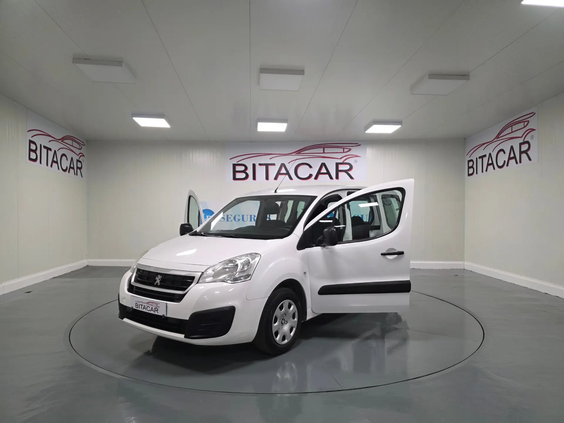 Peugeot Partner TEPEE 1.6 BLUEHDI 5 LUGARES 39