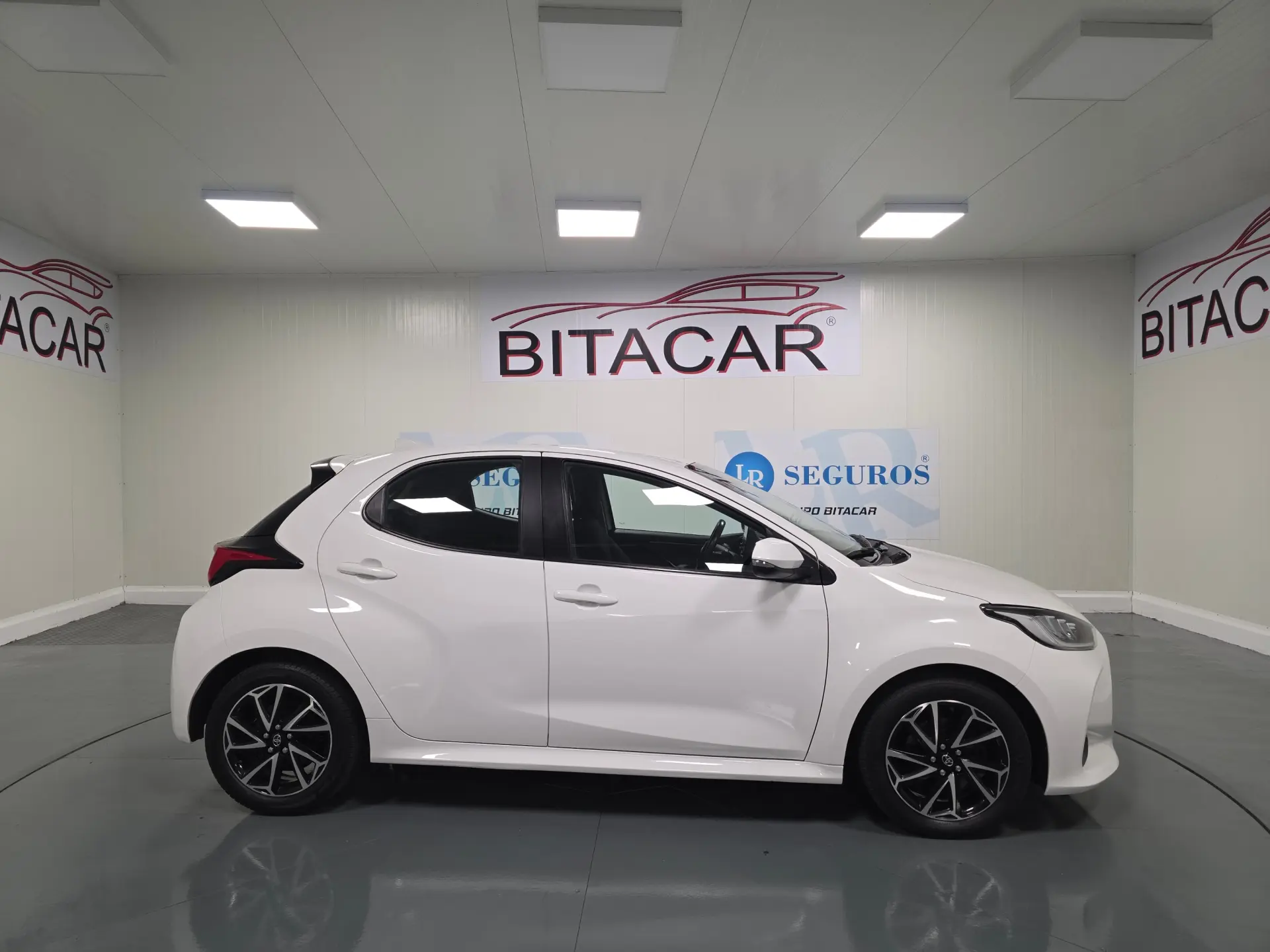 Toyota Yaris 1.5 HDF EXCLUSIVE 36